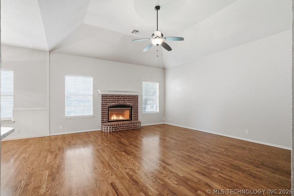 2830 E 103rd Street Property Photo 9
