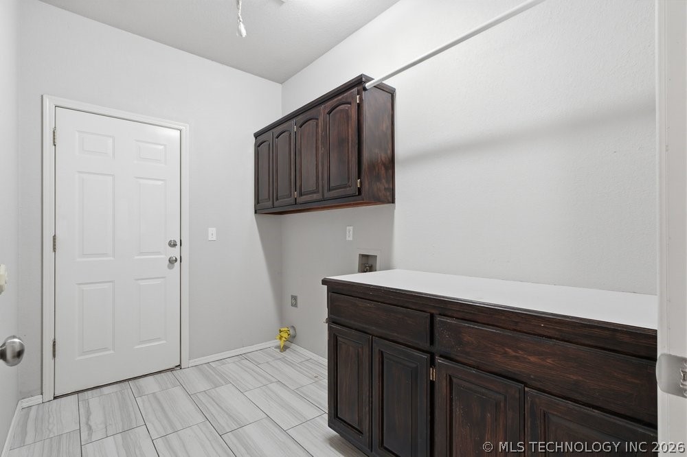 2830 E 103rd Street Property Photo 18