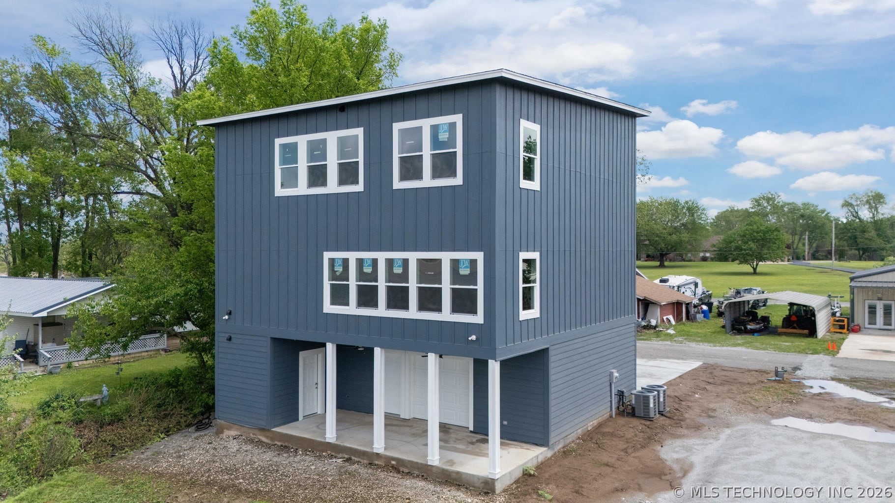 1664 Pin Oak Street Property Photo 7