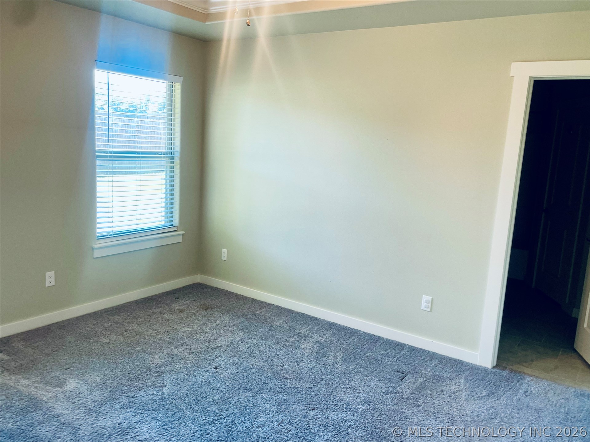 12939 W Hawthorne Lane Property Photo 11
