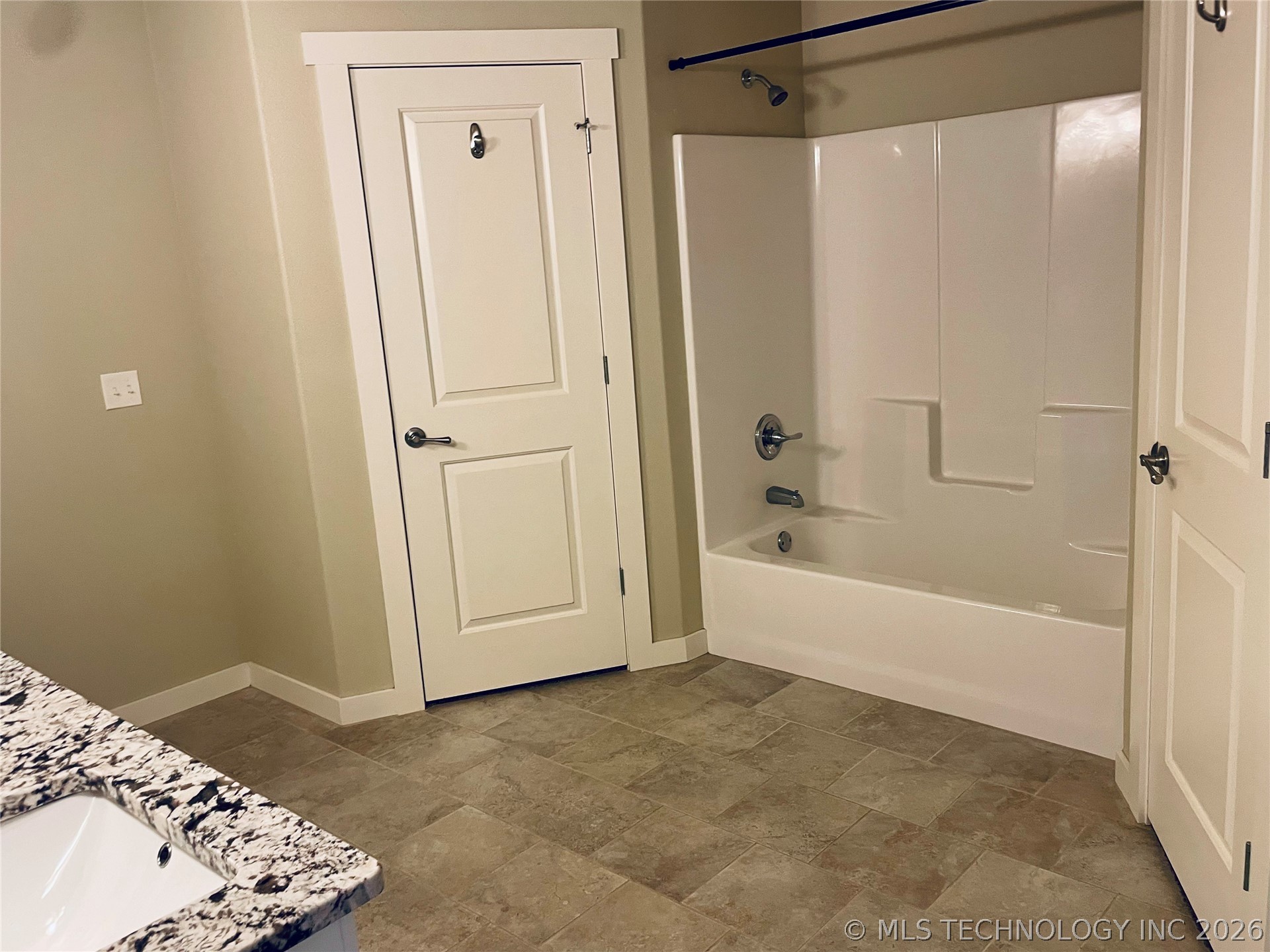 12939 W Hawthorne Lane Property Photo 13