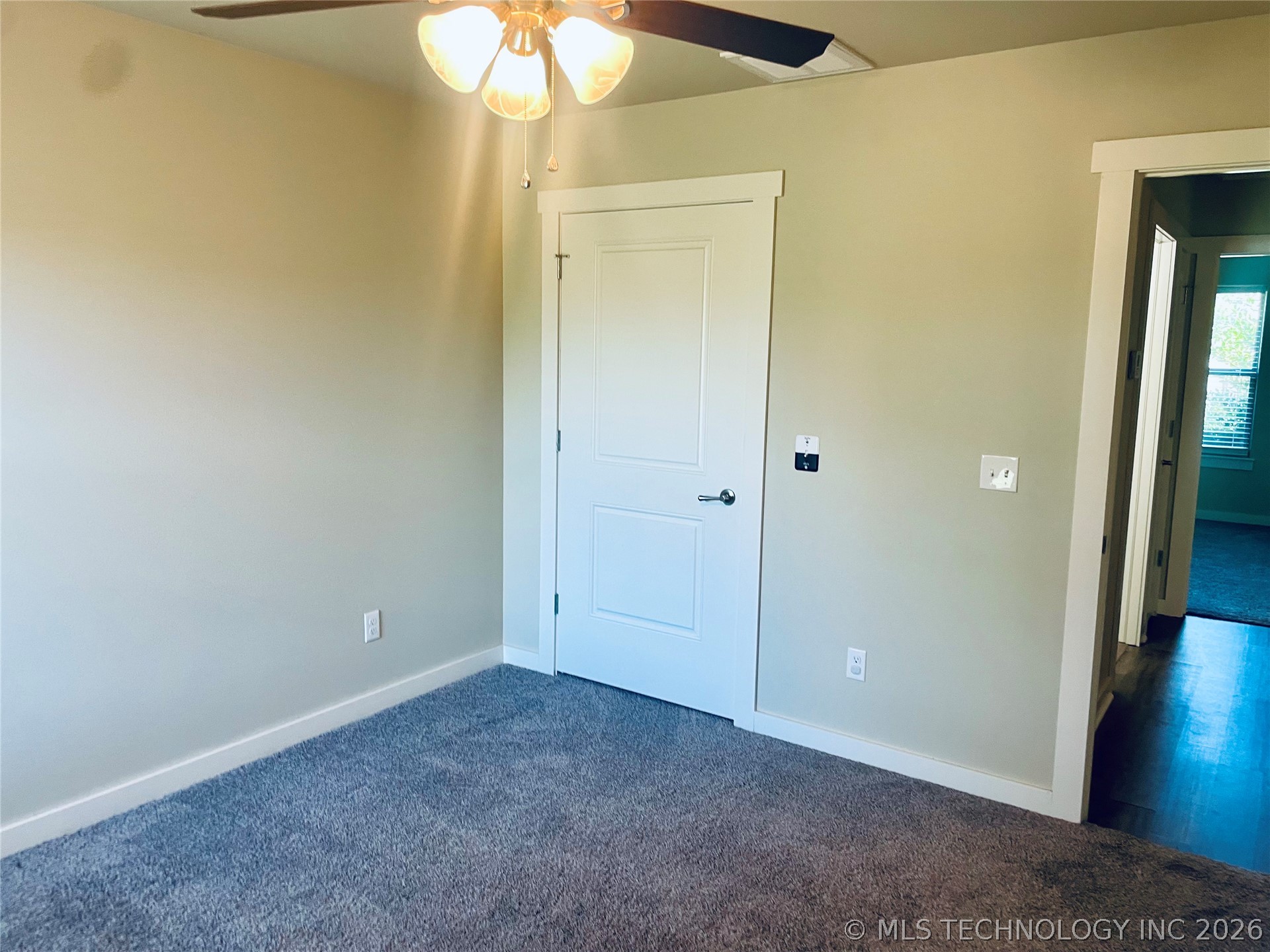 12939 W Hawthorne Lane Property Photo 17