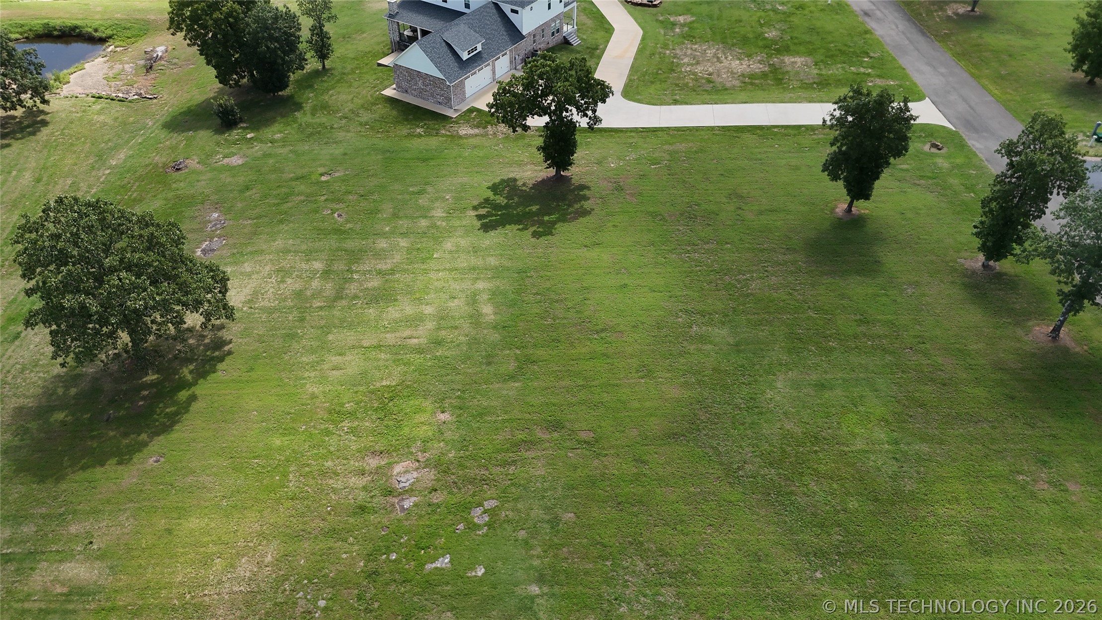 15894 W Hickory Road Property Photo 4
