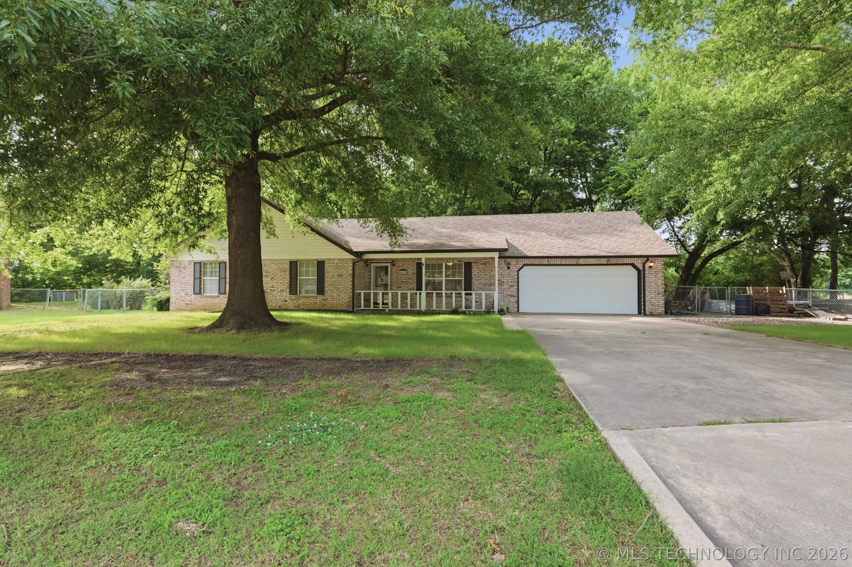 2529 S 28th Place E