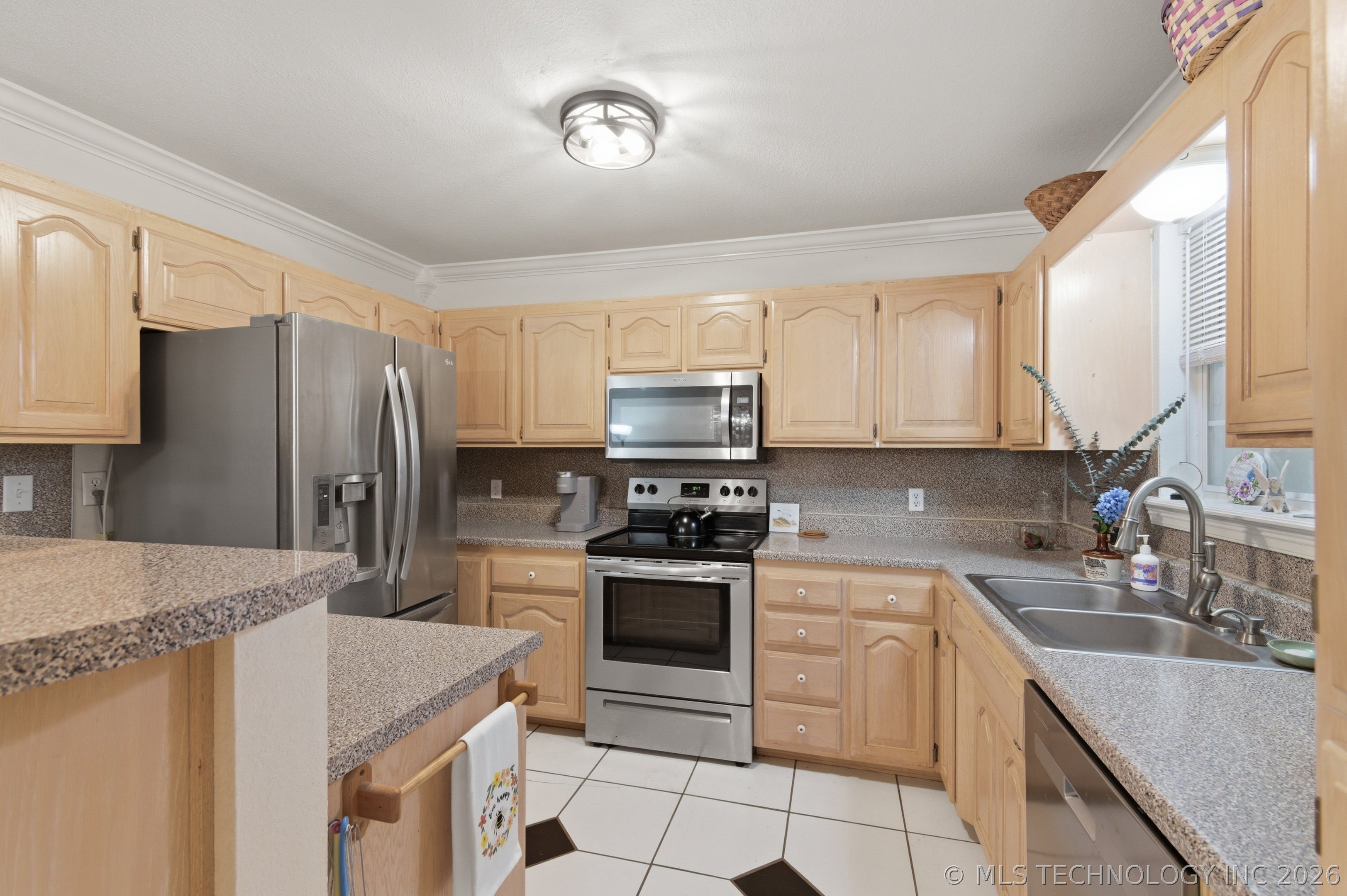 2529 S 28th Place E Property Photo 9