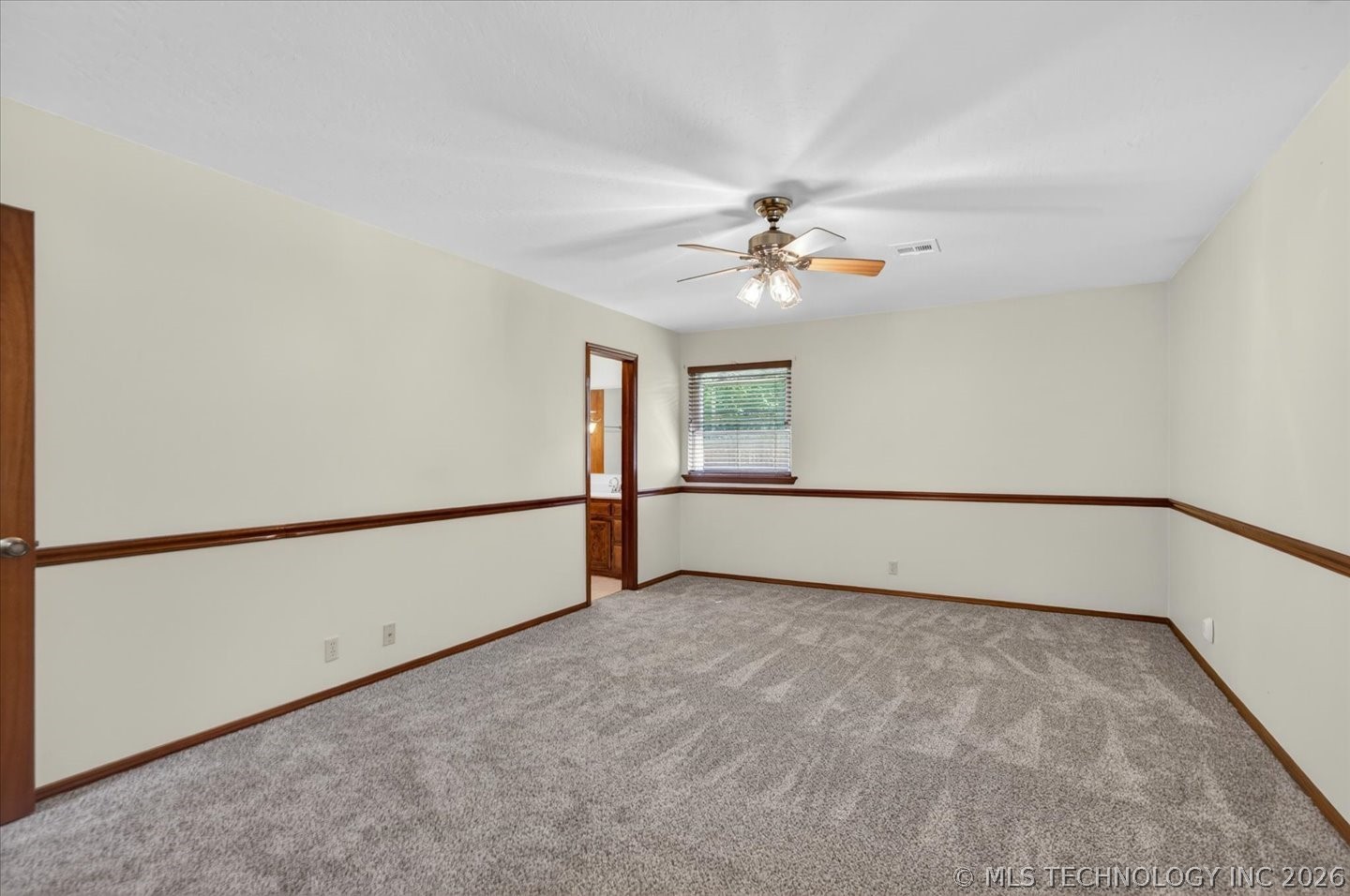 118 Canterbury Court Property Photo 23