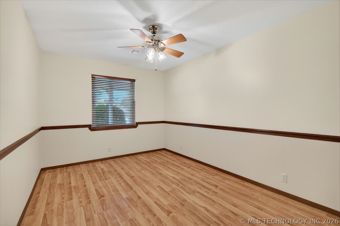 118 Canterbury Court Property Photo 28