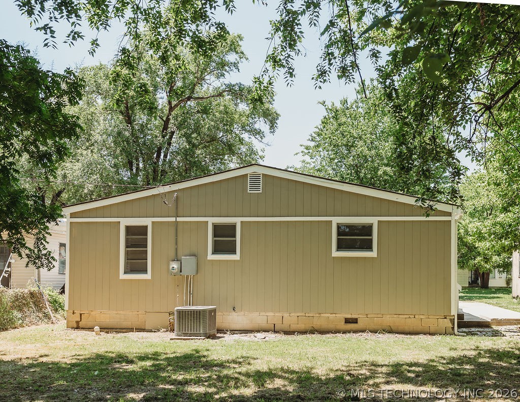 210 N Hereford Avenue Property Photo 6