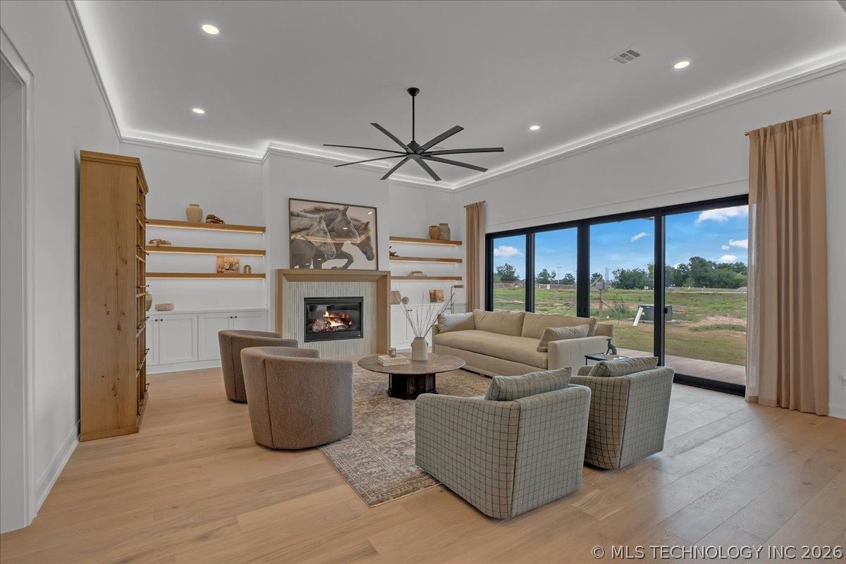 11113 S Thomas Terrace W Property Photo 3