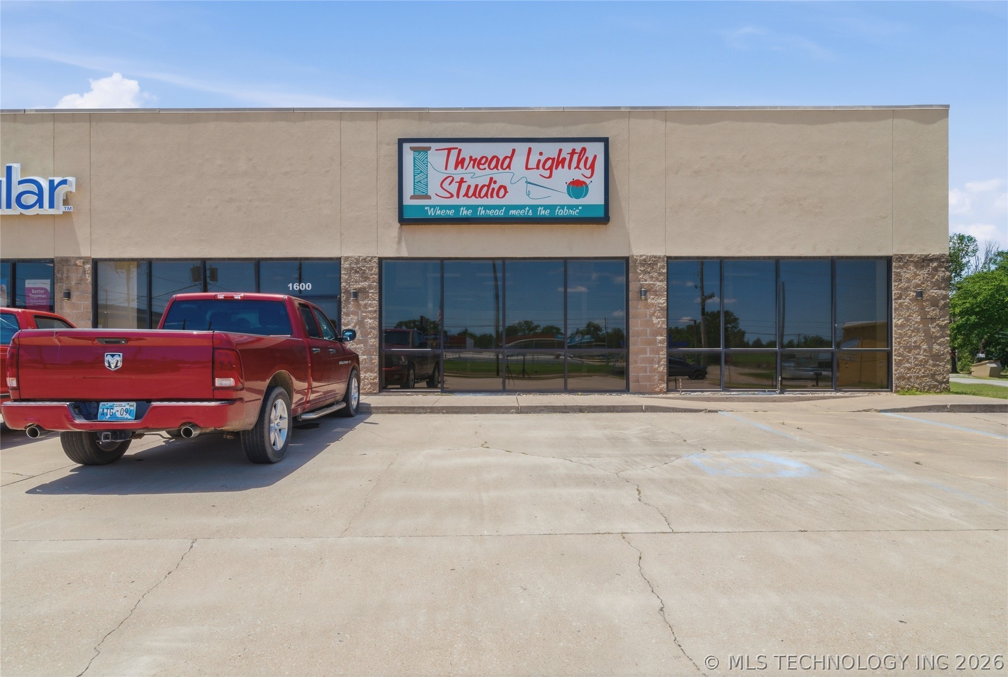 1600 S Wood Drive Property Photo 4