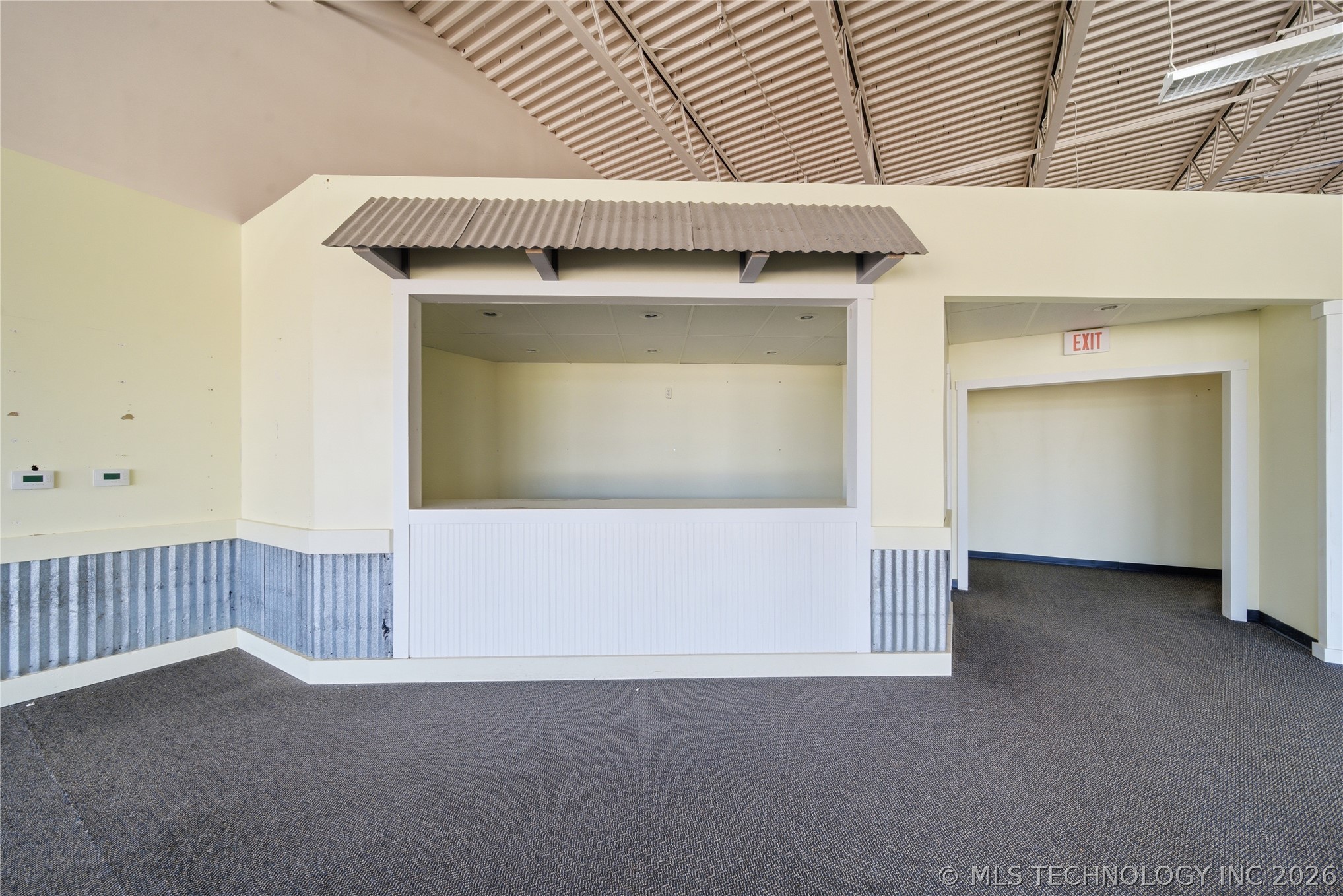 1600 S Wood Drive Property Photo 8