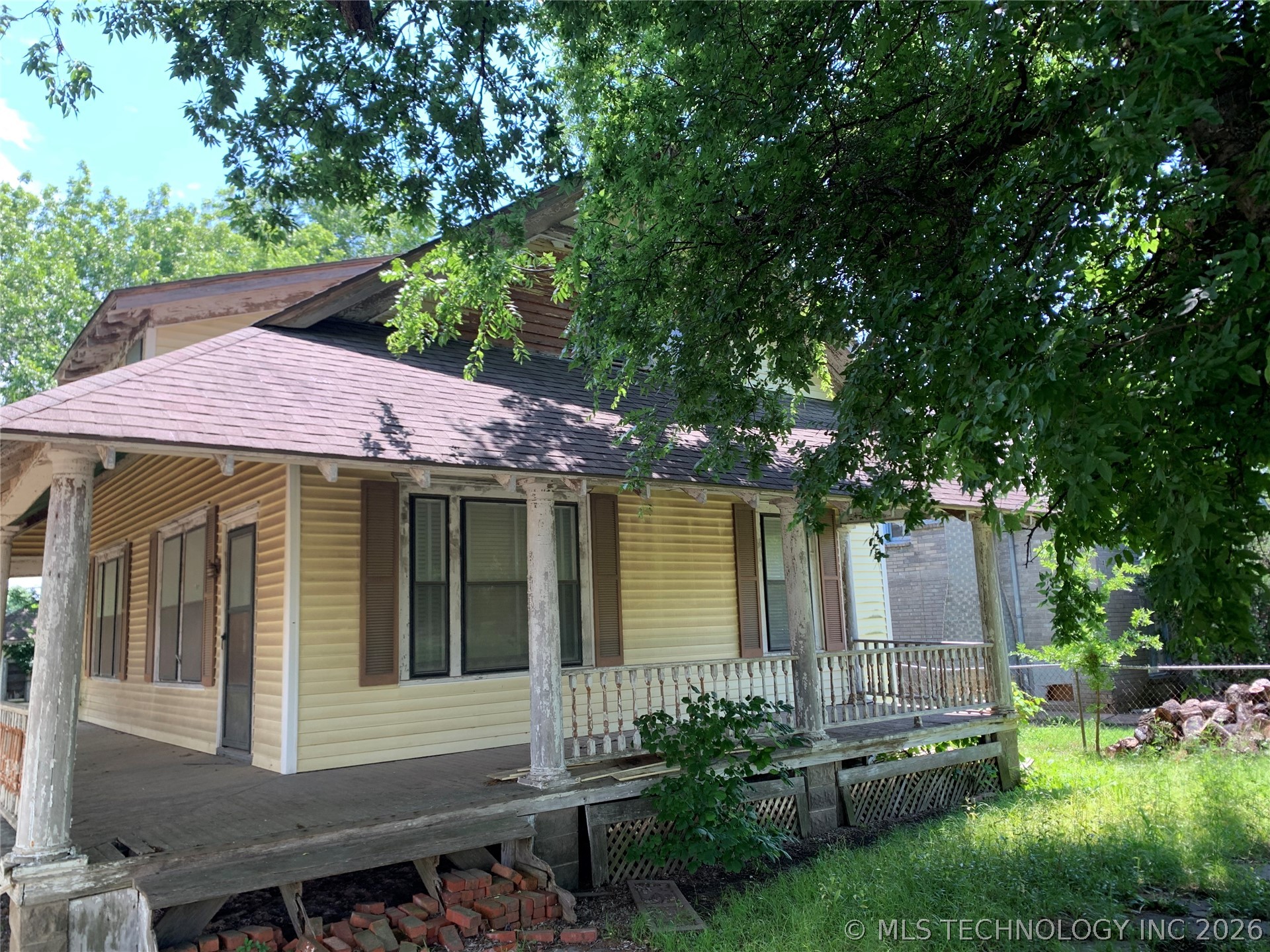 193 N Cedar Avenue Property Photo 2
