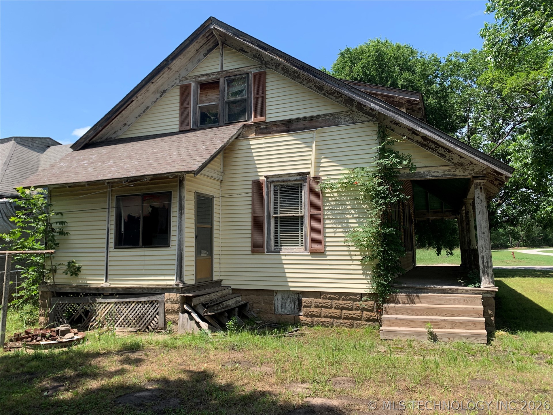 193 N Cedar Avenue Property Photo 3