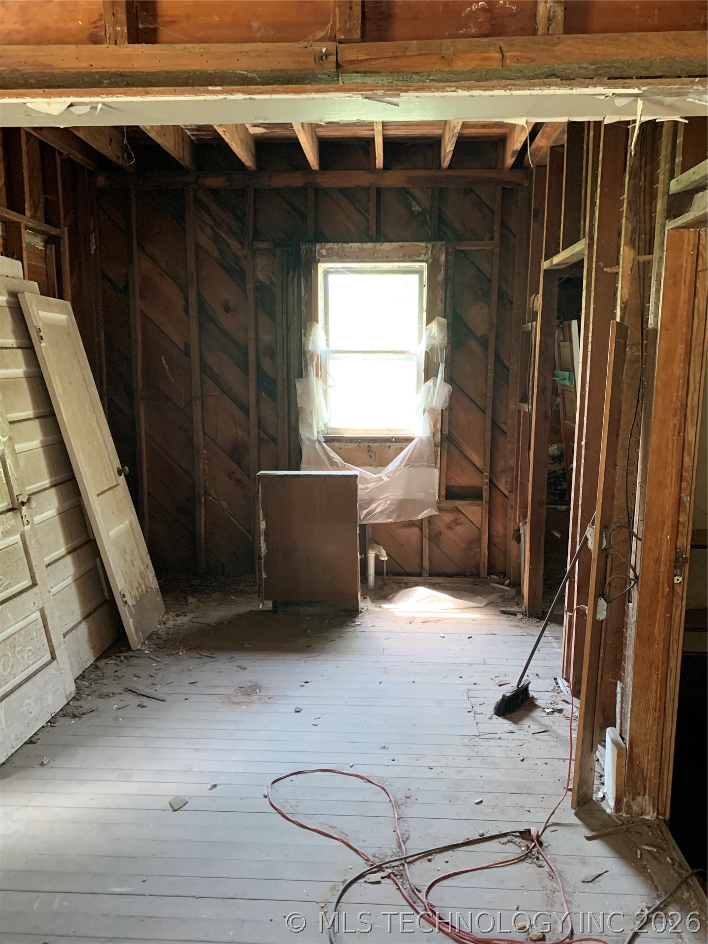 193 N Cedar Avenue Property Photo 9