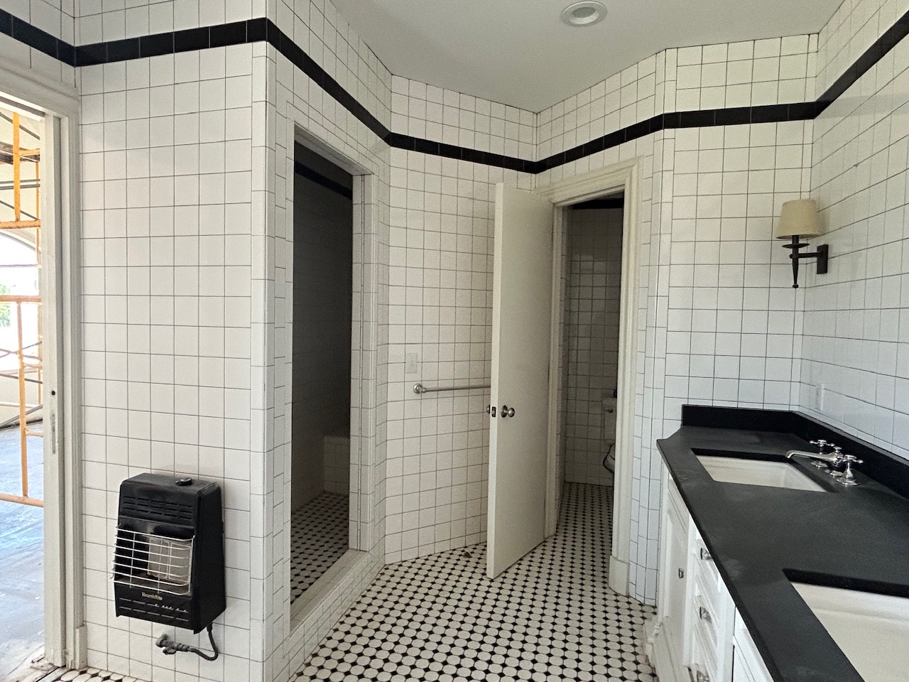 4121 N Commerce Street Property Photo 16