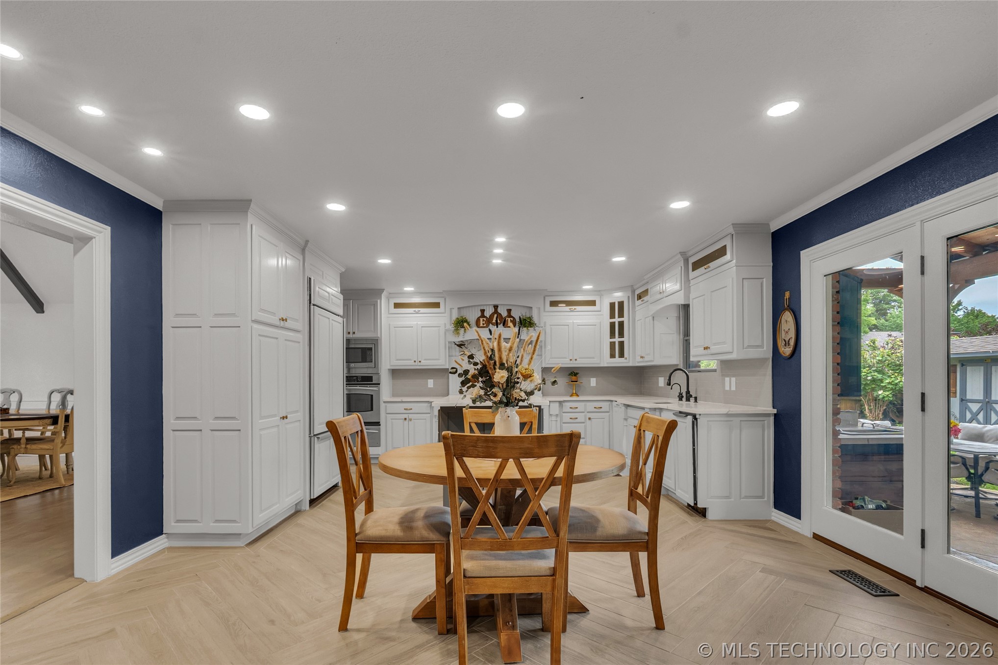 3427 E 87th Place Property Photo 6