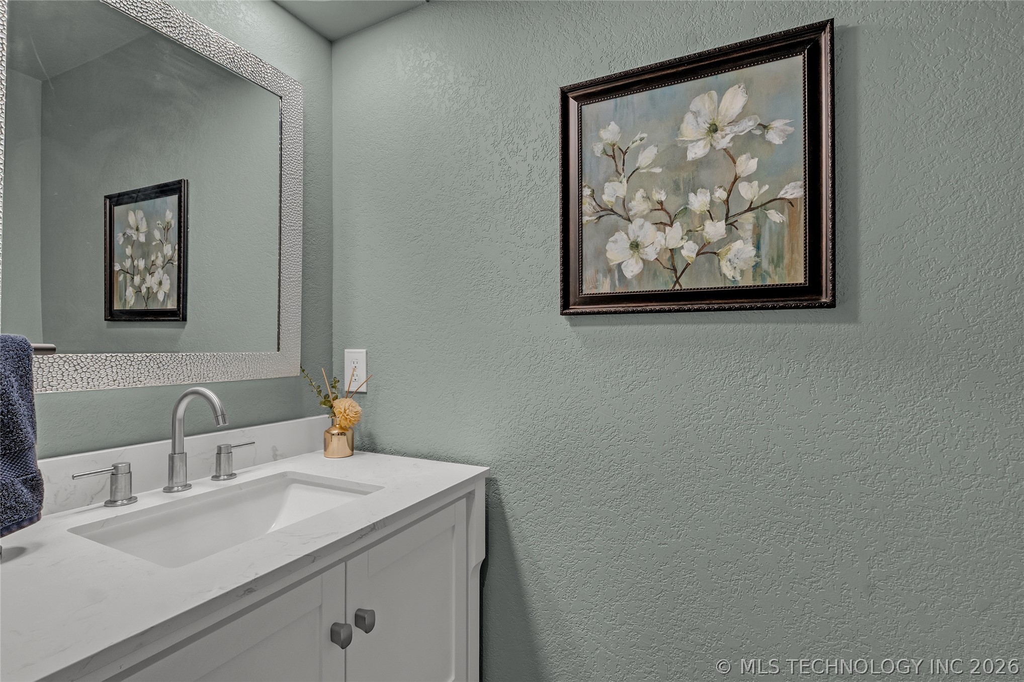 3427 E 87th Place Property Photo 28