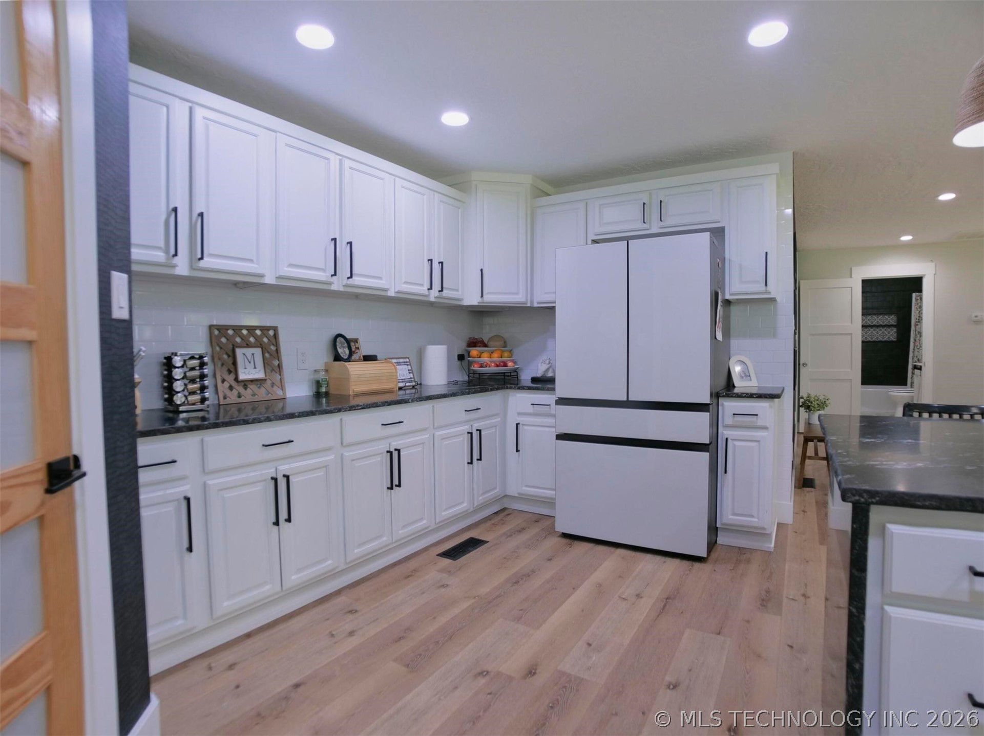 3900 S 680 Road Property Photo 6