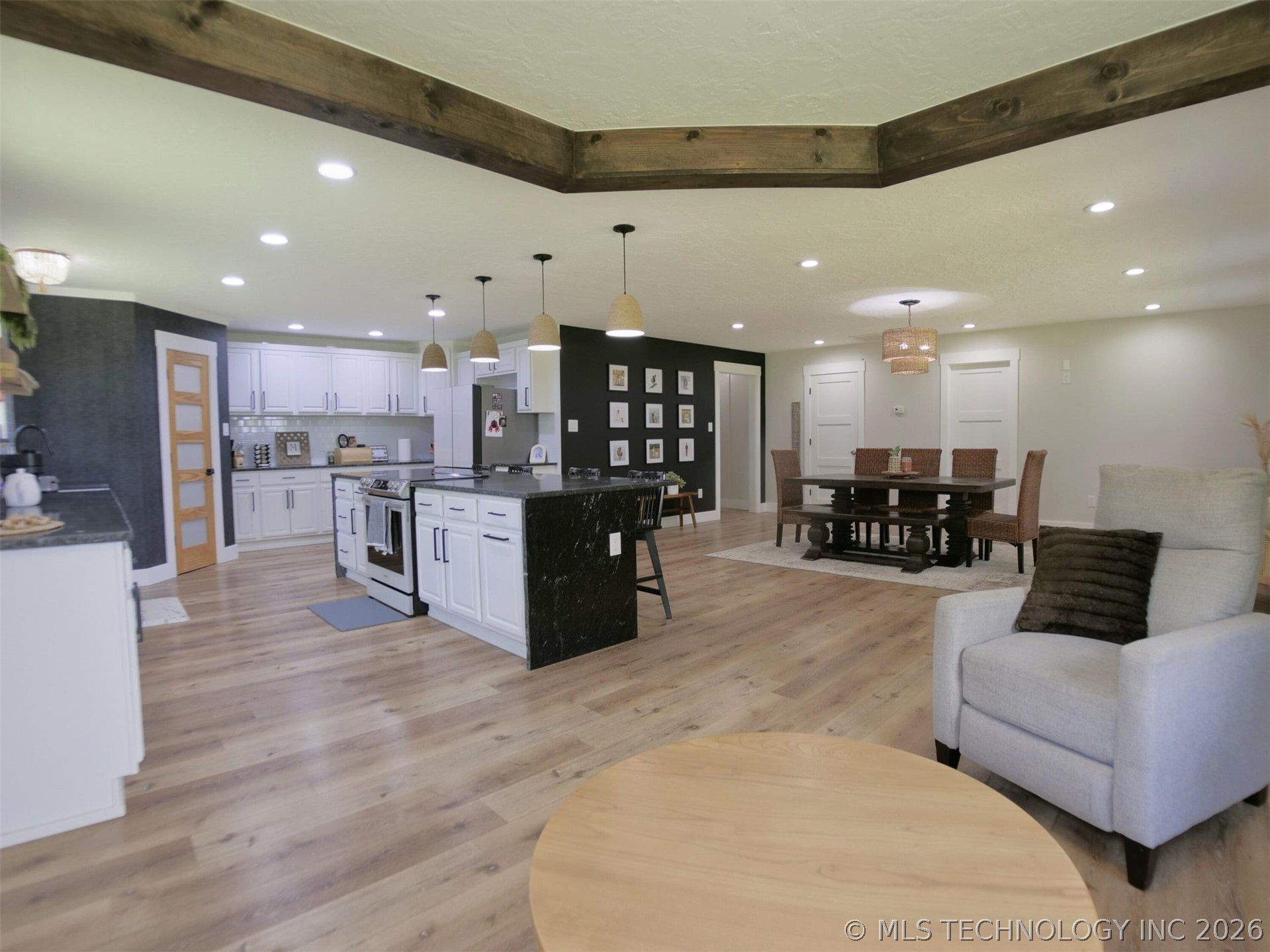3900 S 680 Road Property Photo 13