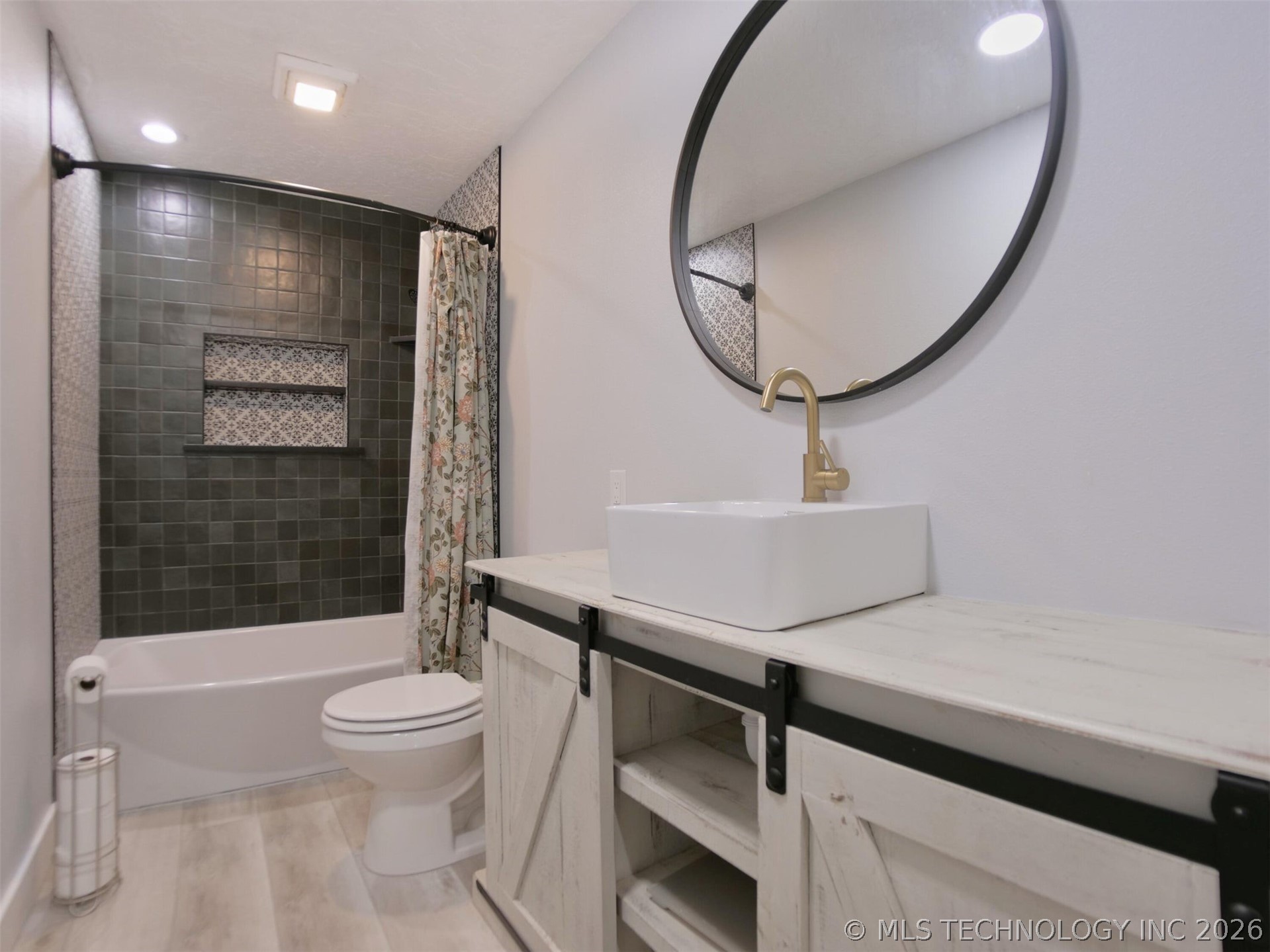 3900 S 680 Road Property Photo 18