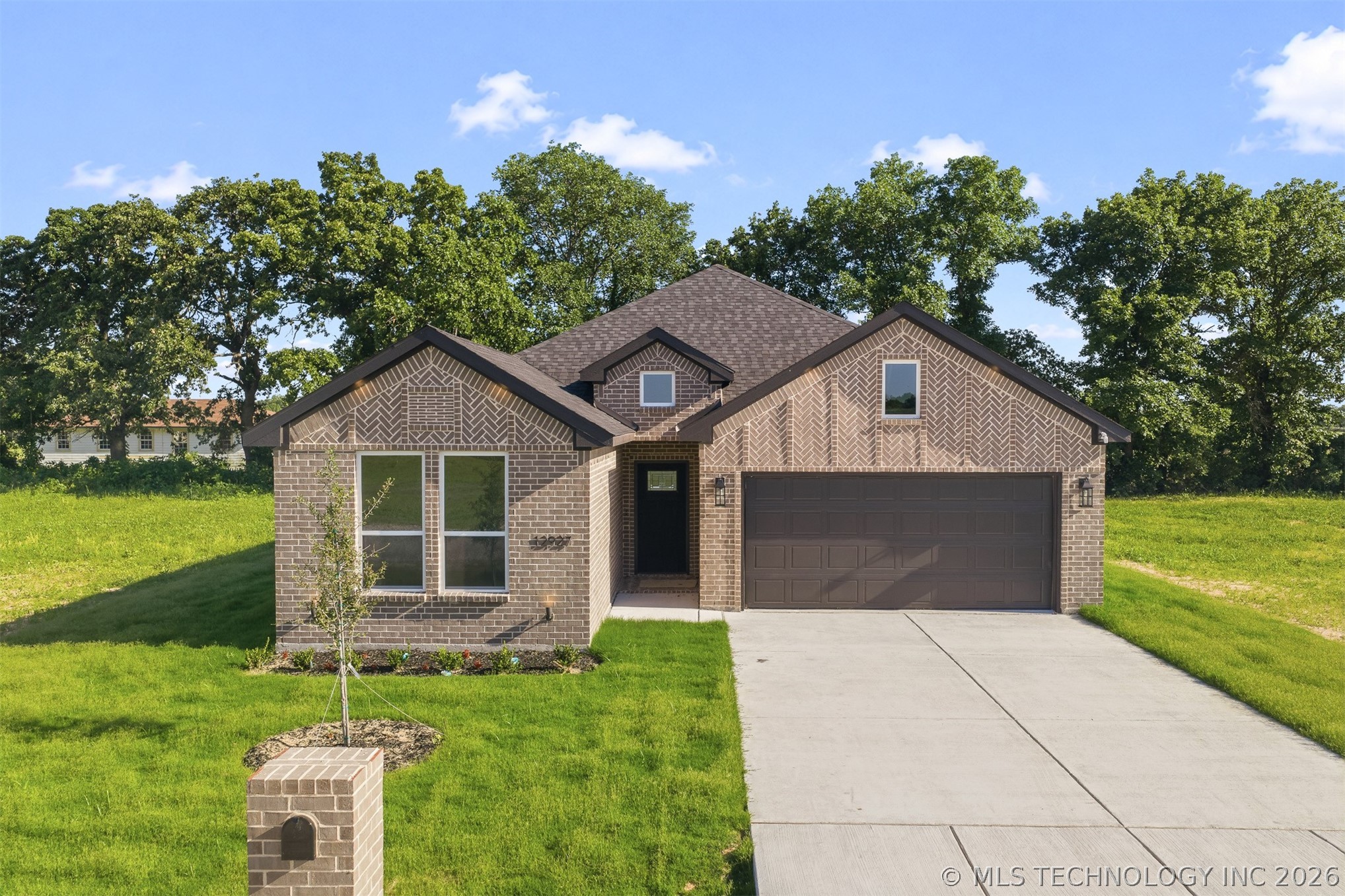 12927 Post Oak Circle Property Photo 1