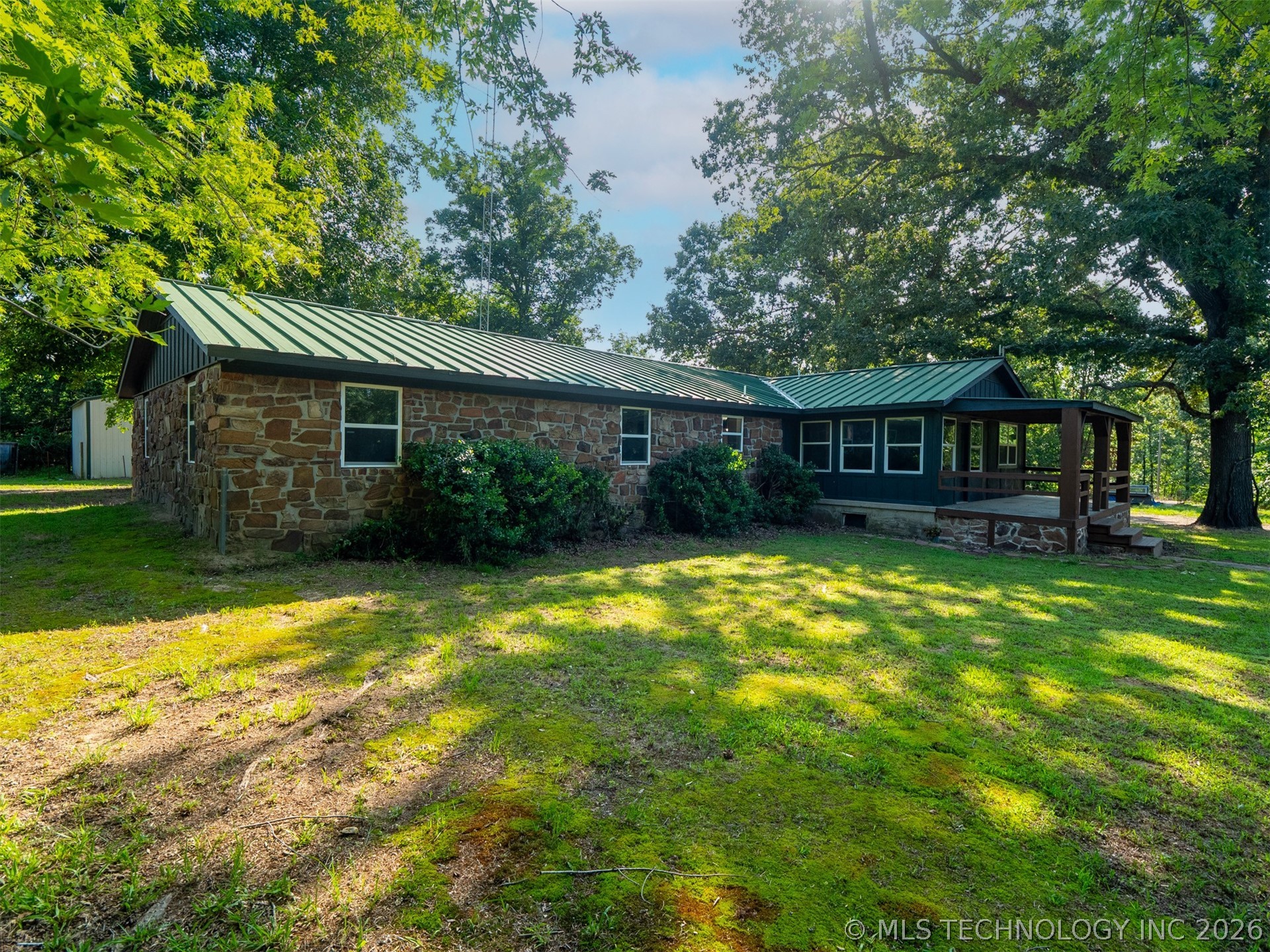 410205 E 1910 Road Property Photo 2