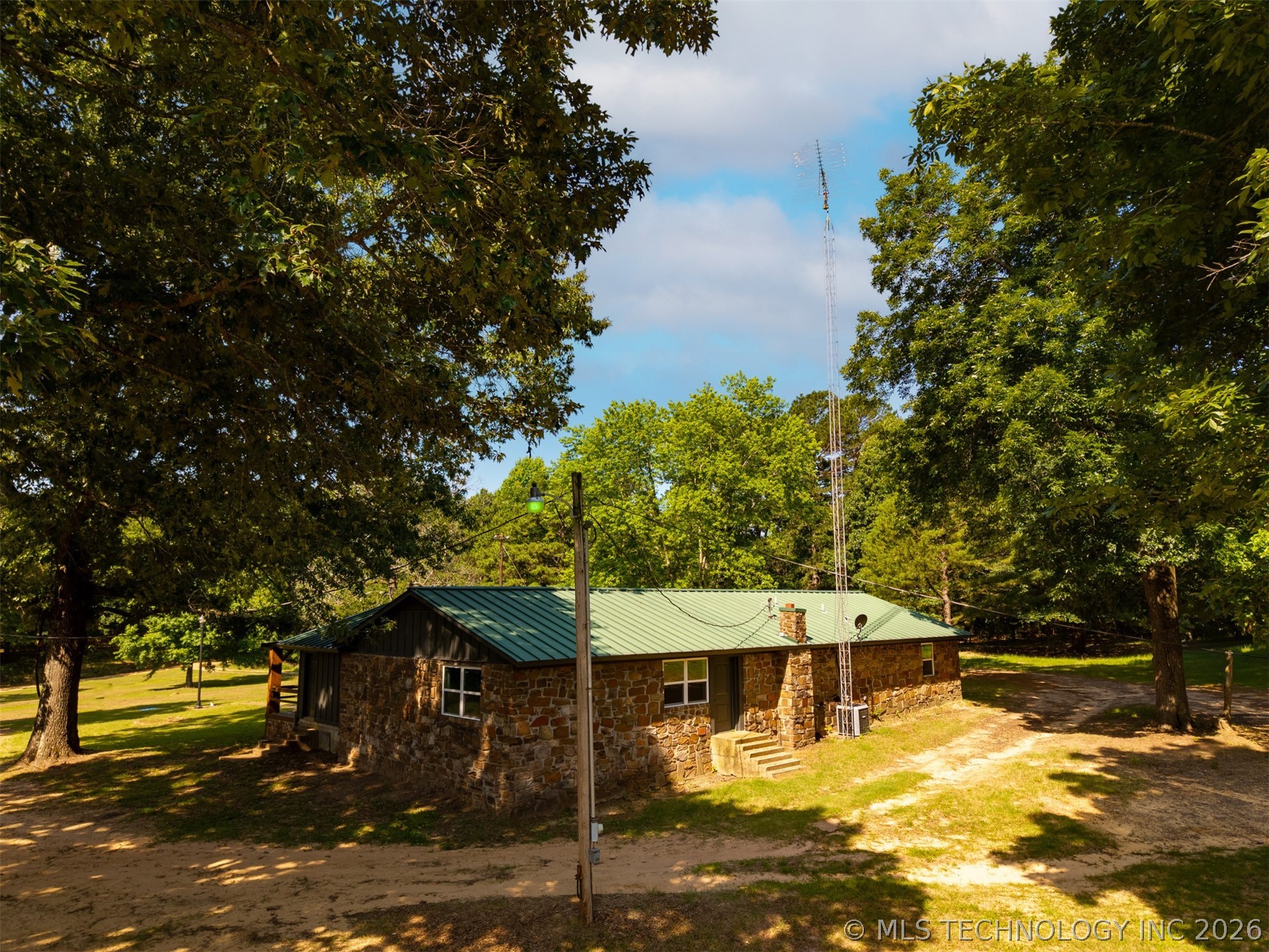 410205 E 1910 Road Property Photo 3