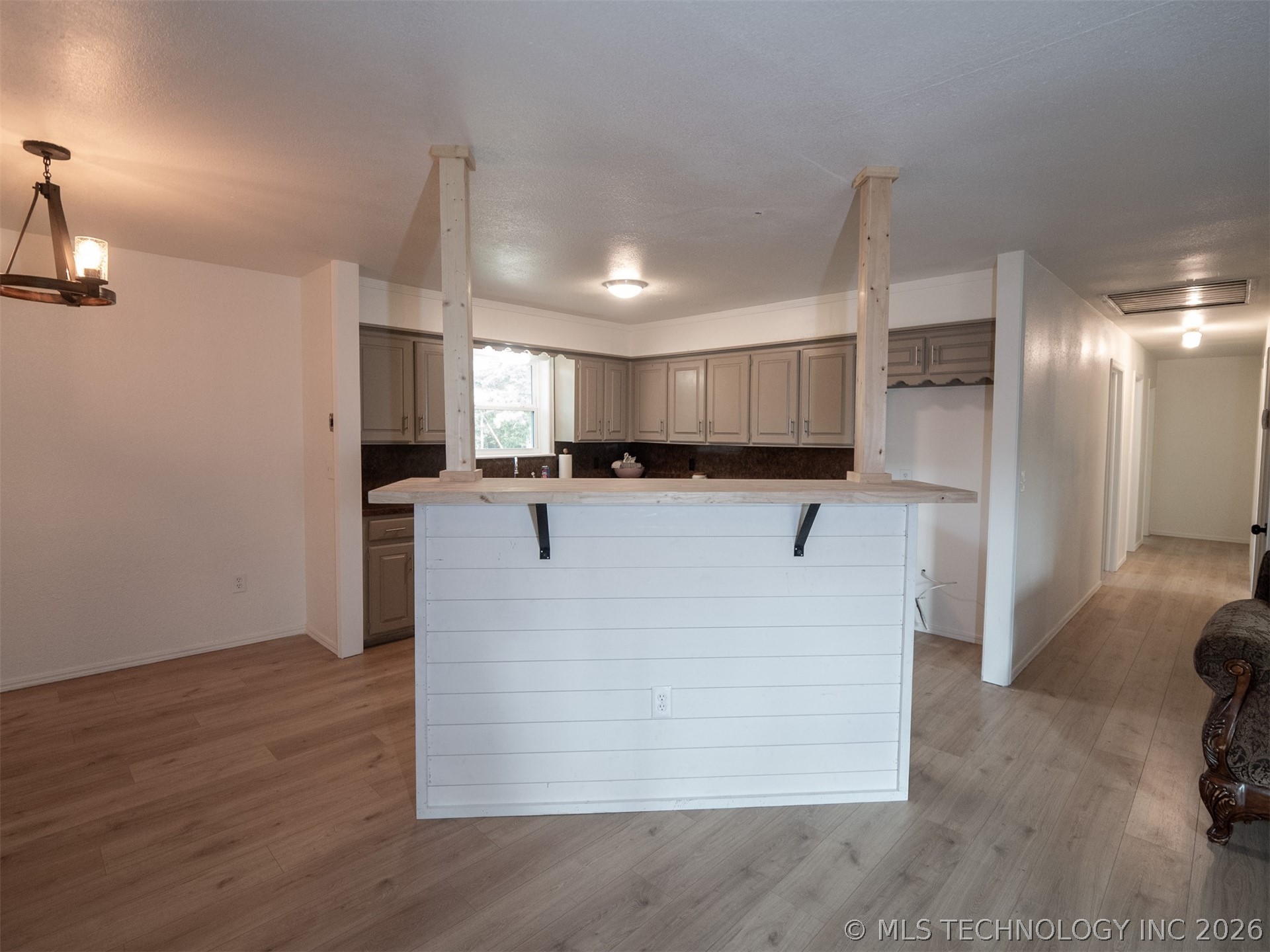 410205 E 1910 Road Property Photo 18