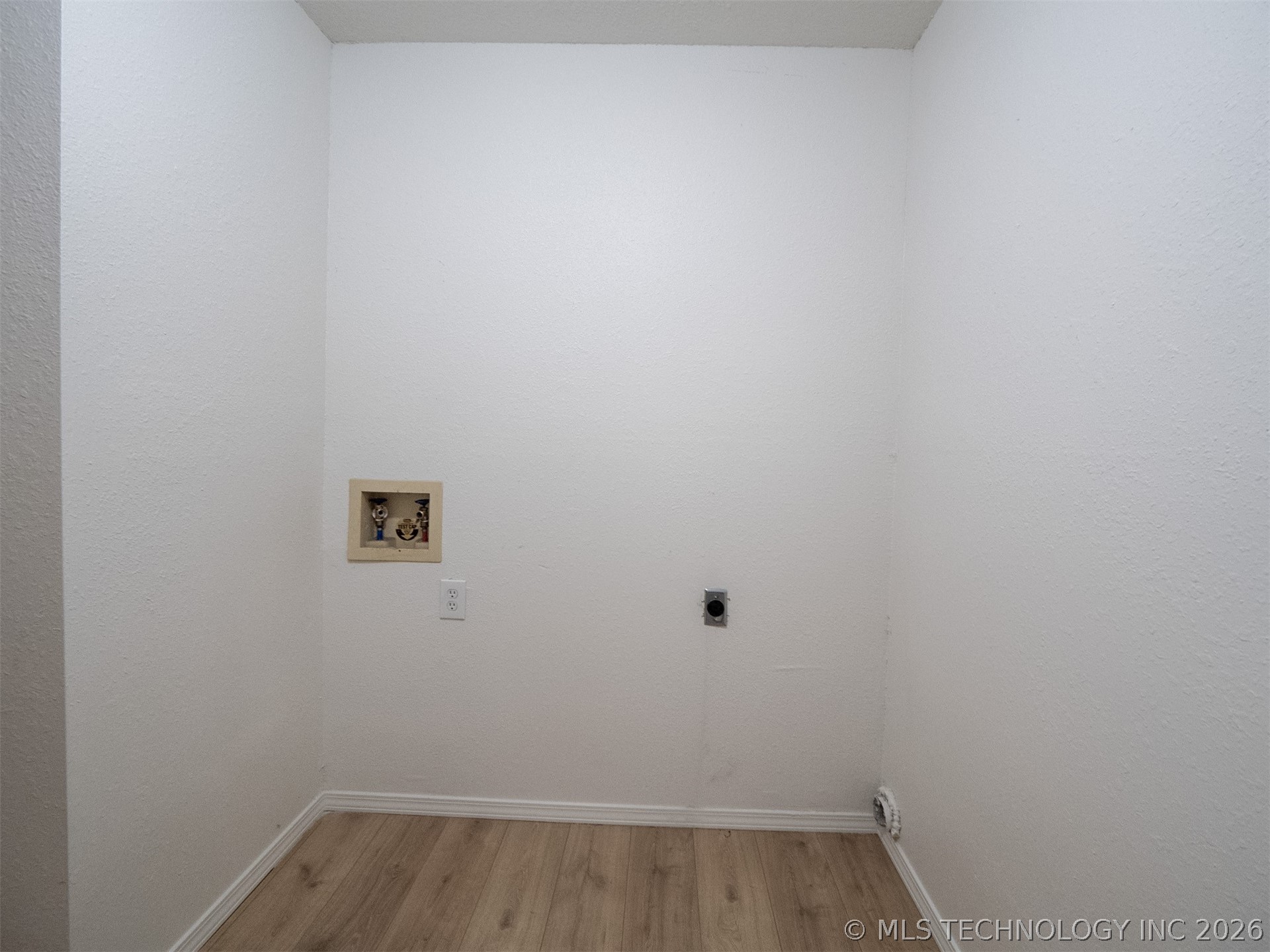 410205 E 1910 Road Property Photo 27