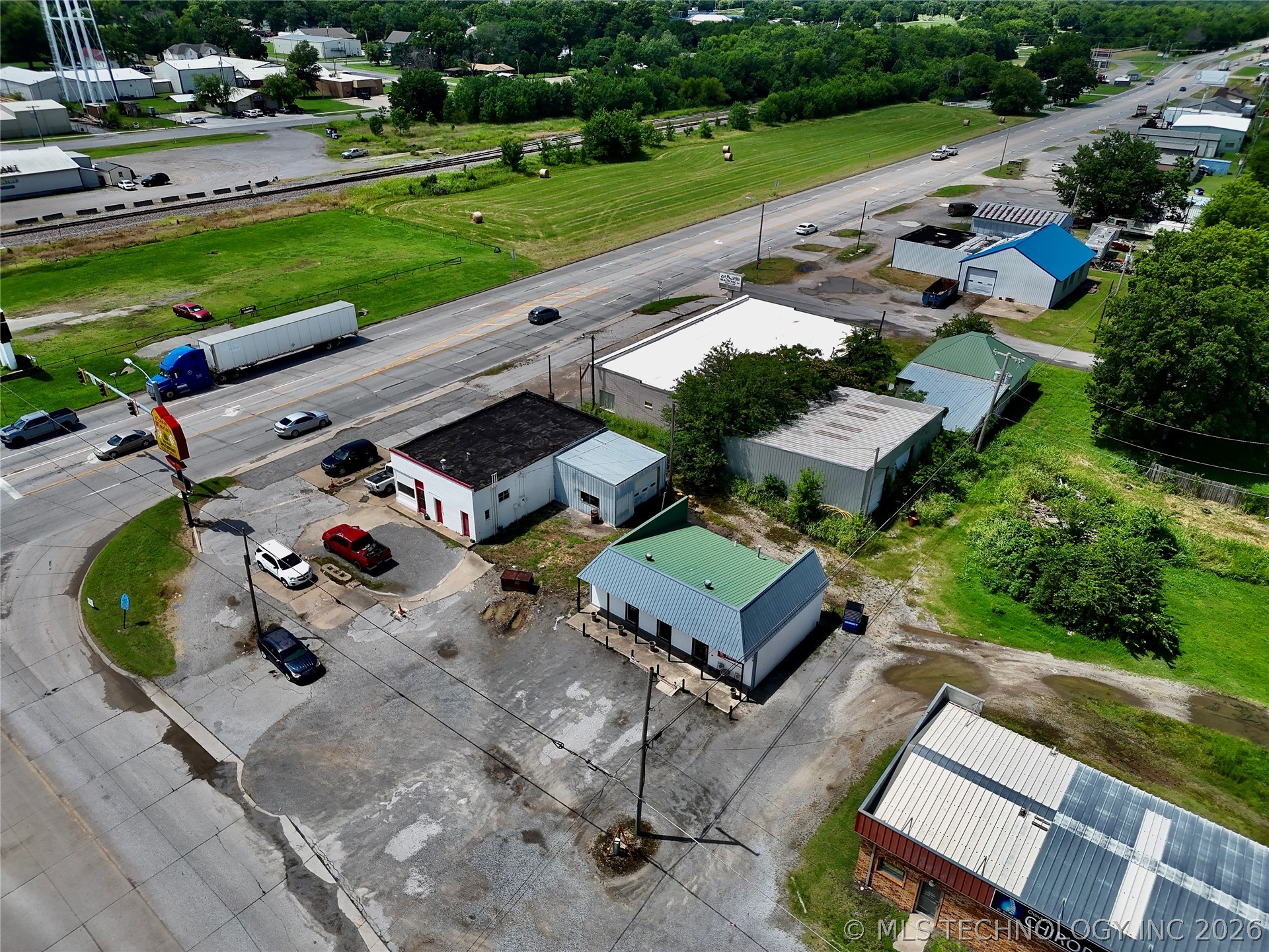 102 N Chouteau