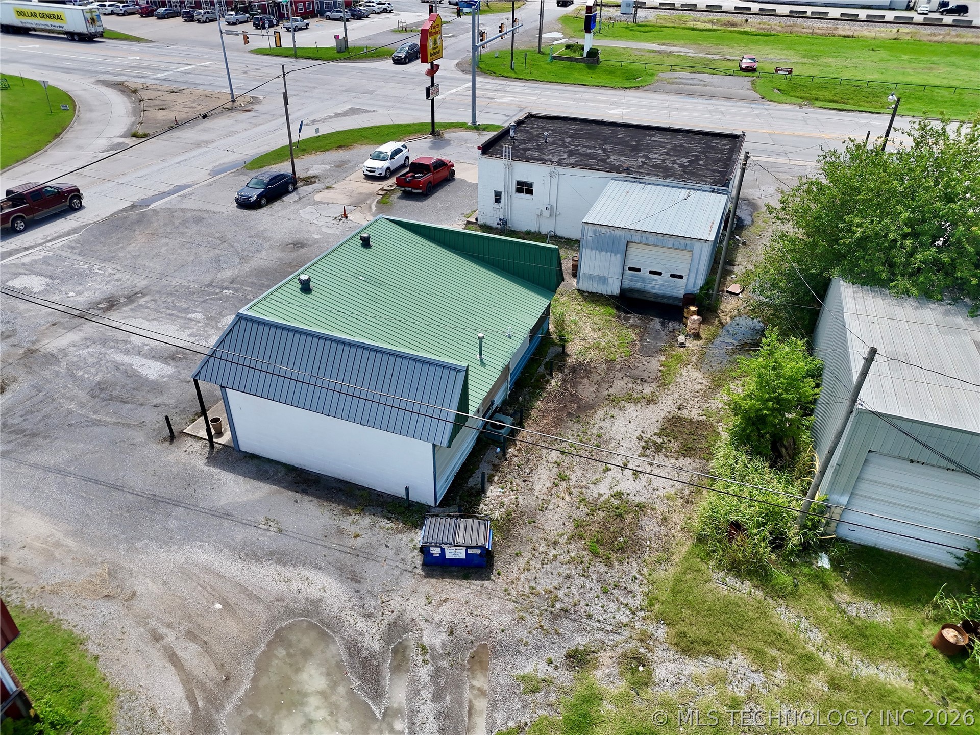 102 N Chouteau Property Photo 11
