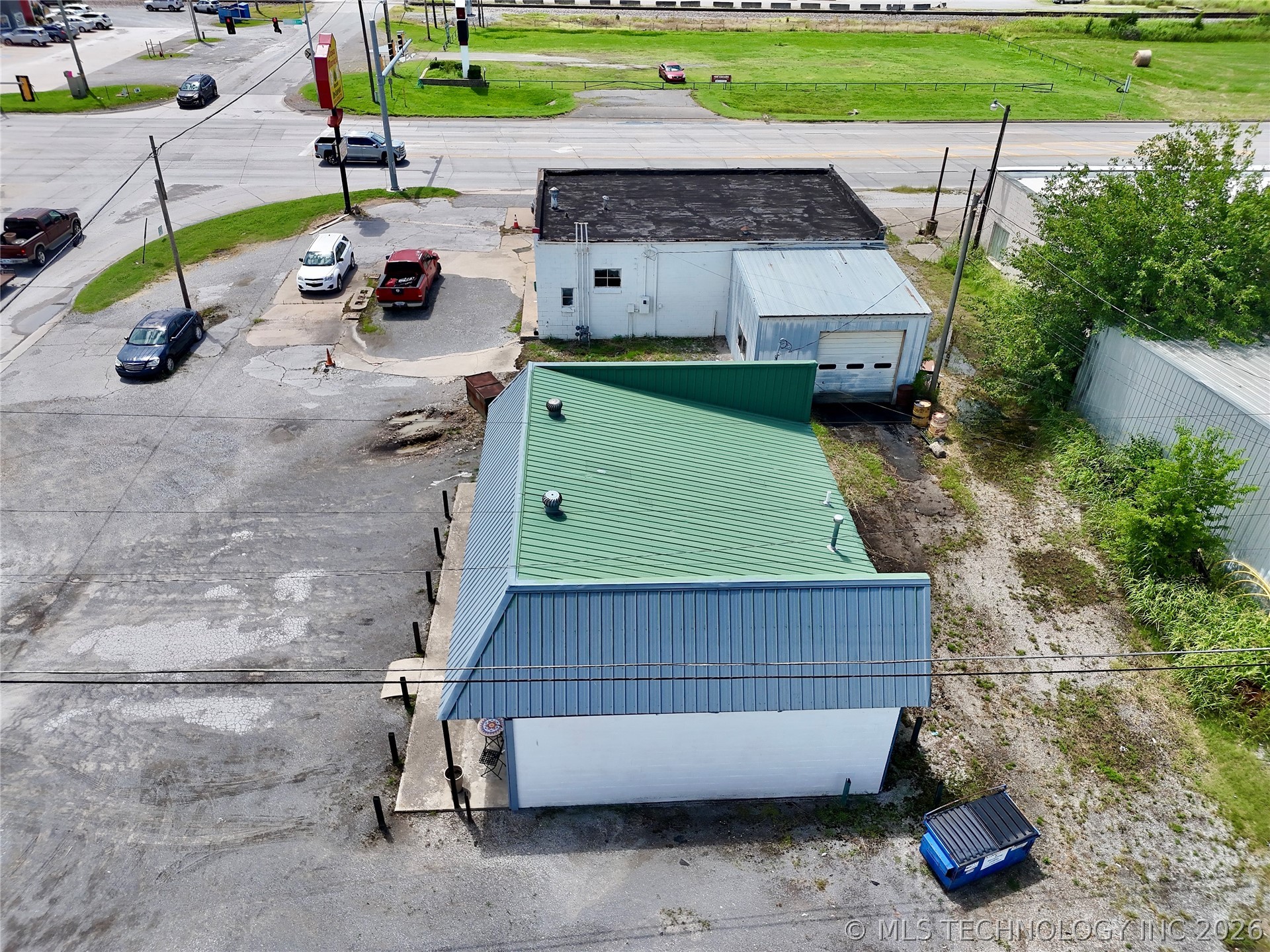 102 N Chouteau Property Photo 12