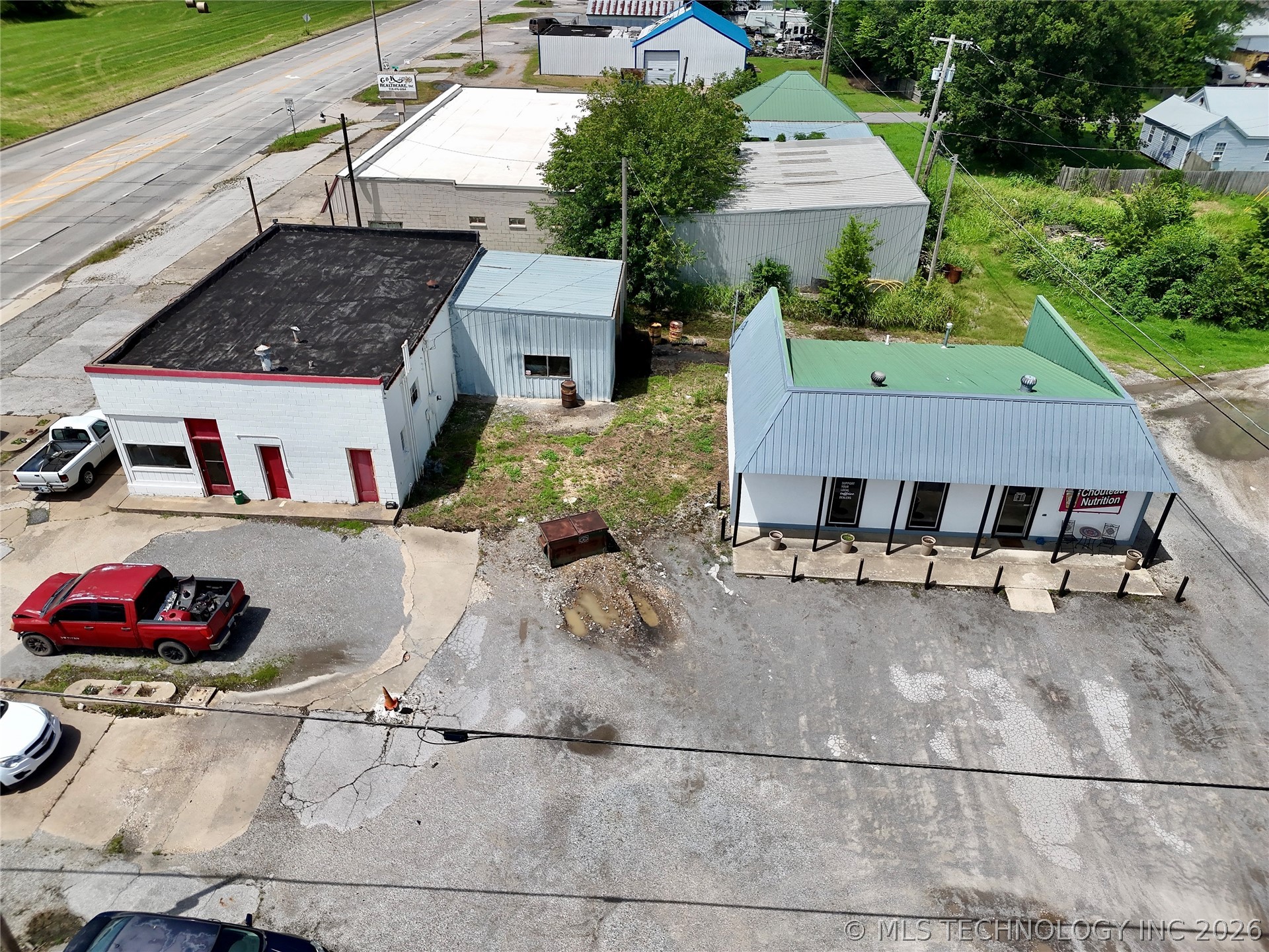 102 N Chouteau Property Photo 13