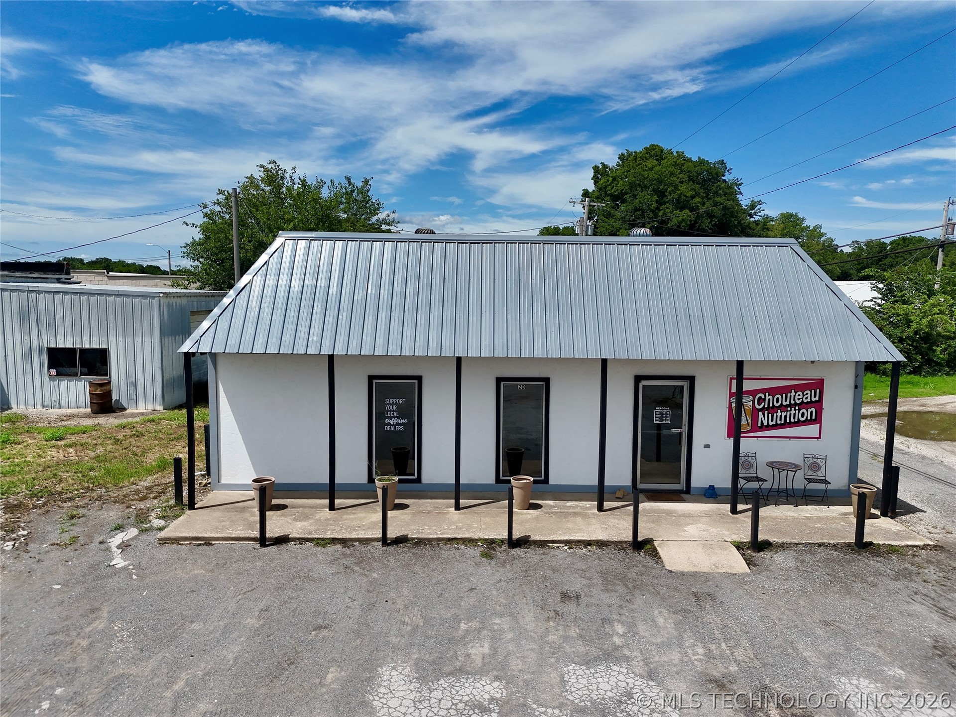 102 N Chouteau Property Photo 14