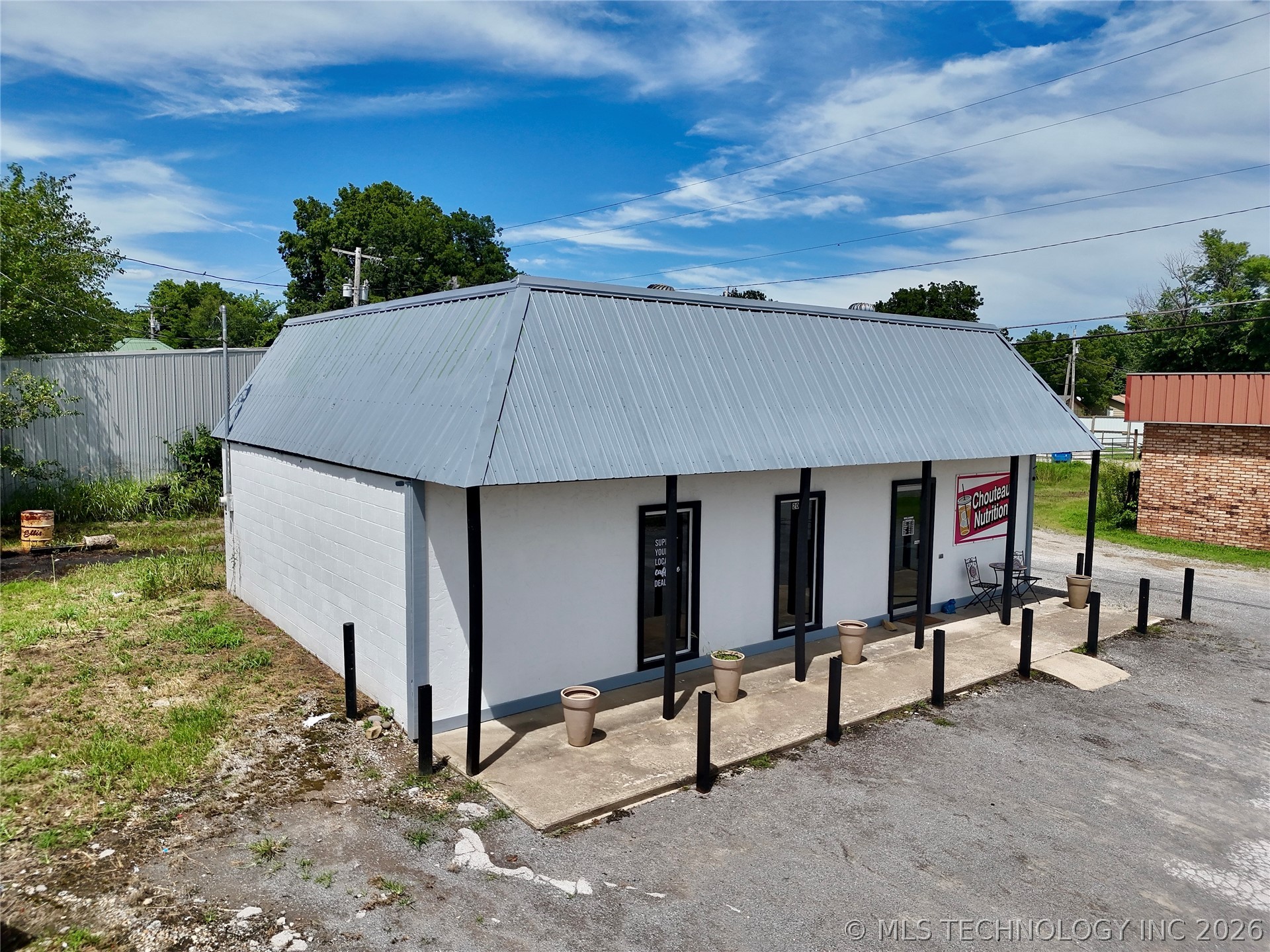 102 N Chouteau Property Photo 15