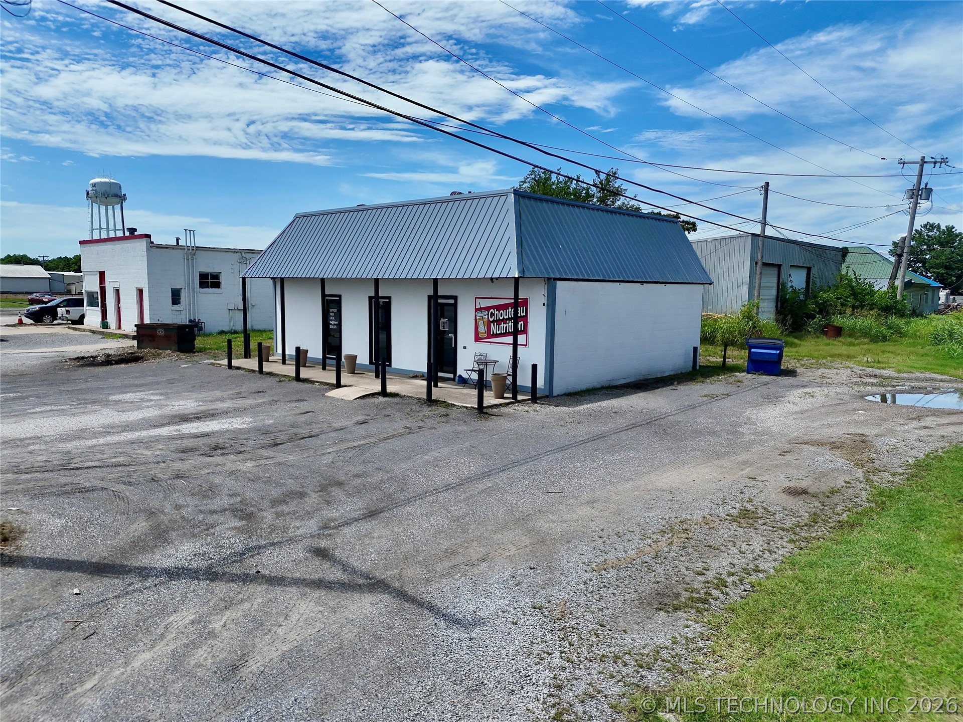 102 N Chouteau Property Photo 16