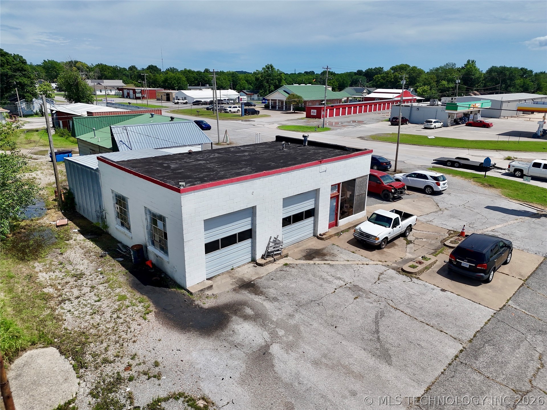 102 N Chouteau Property Photo 25