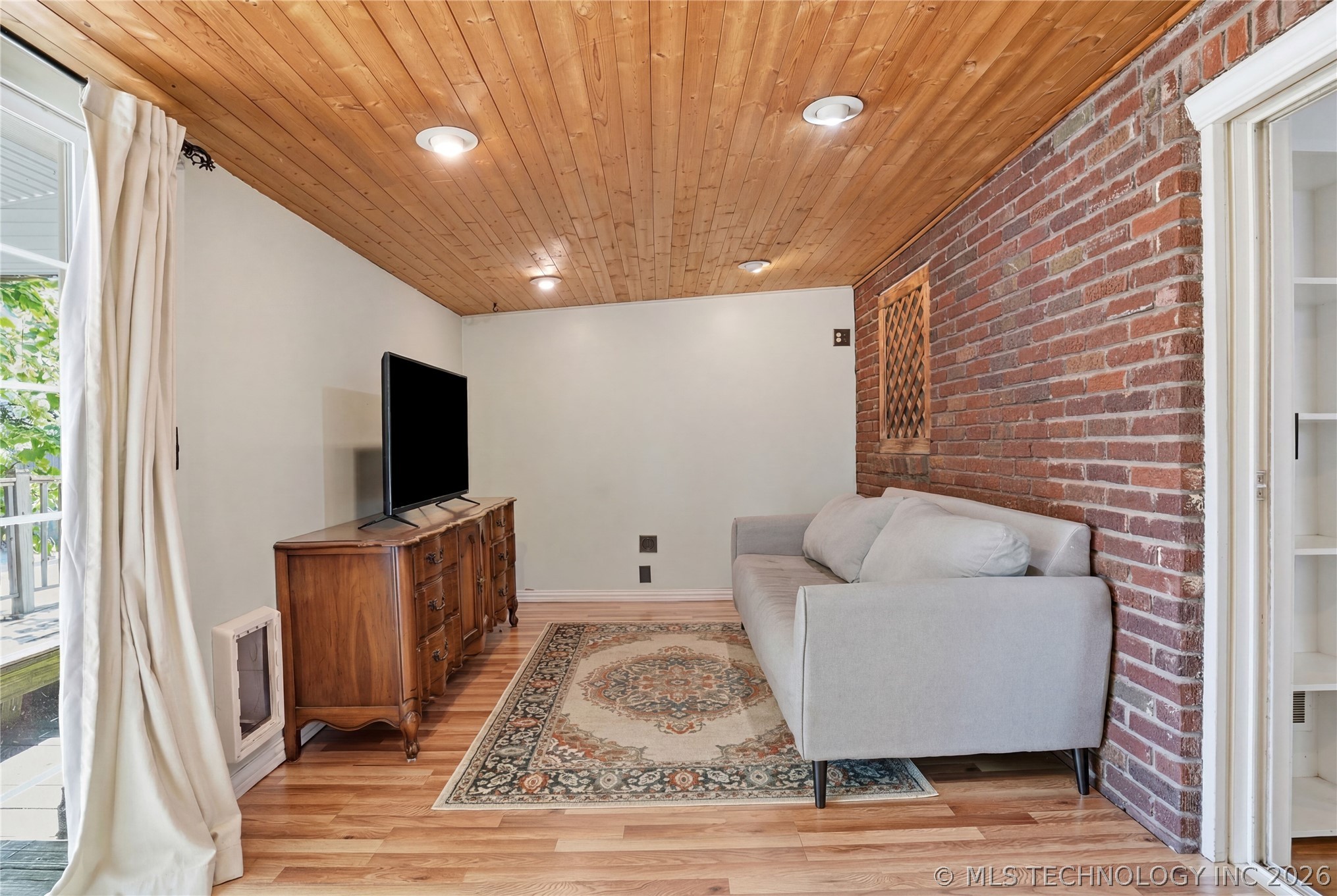 115 S Indianapolis Avenue Property Photo 23