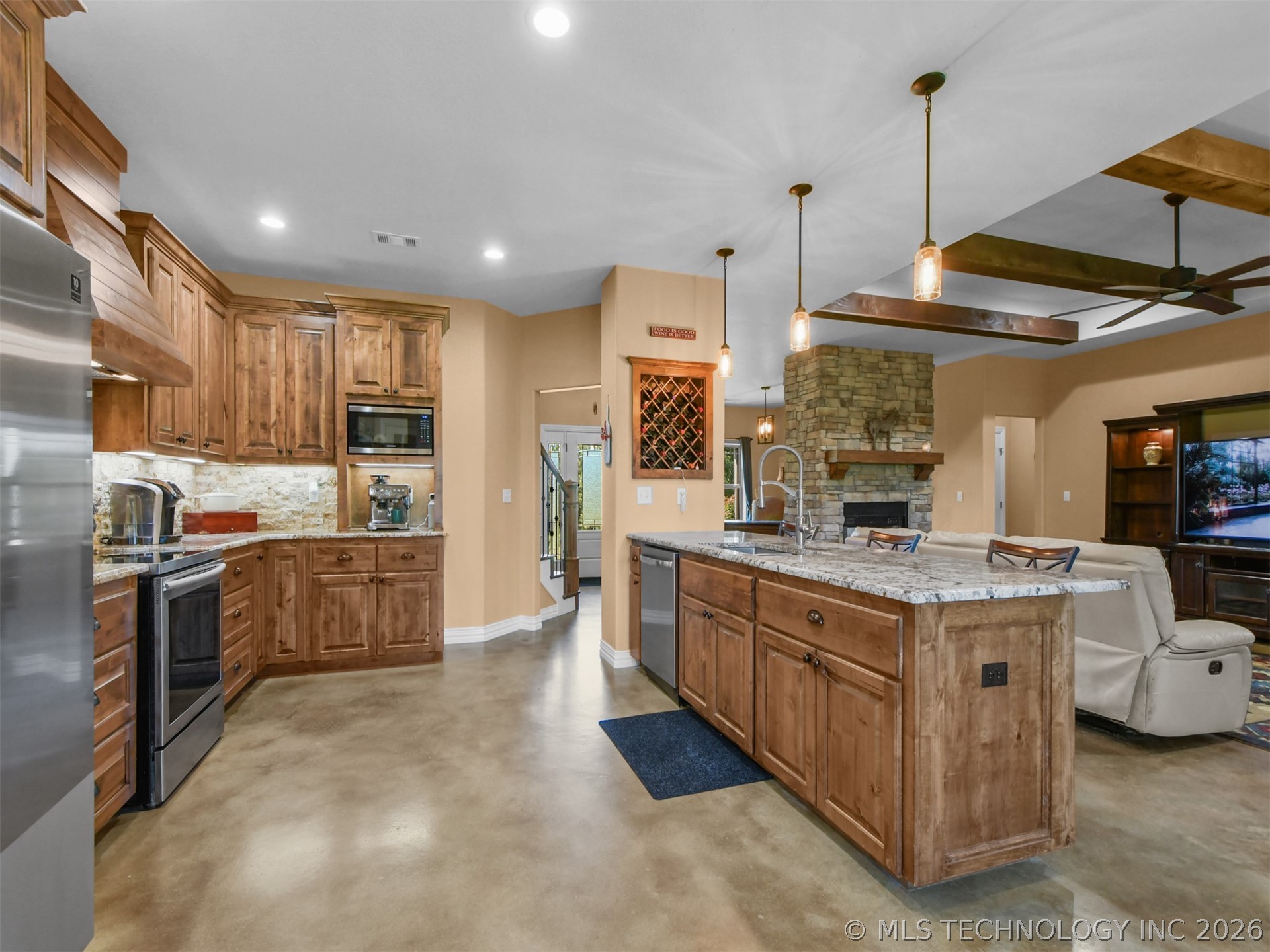 105 Rock House Road Property Photo 8