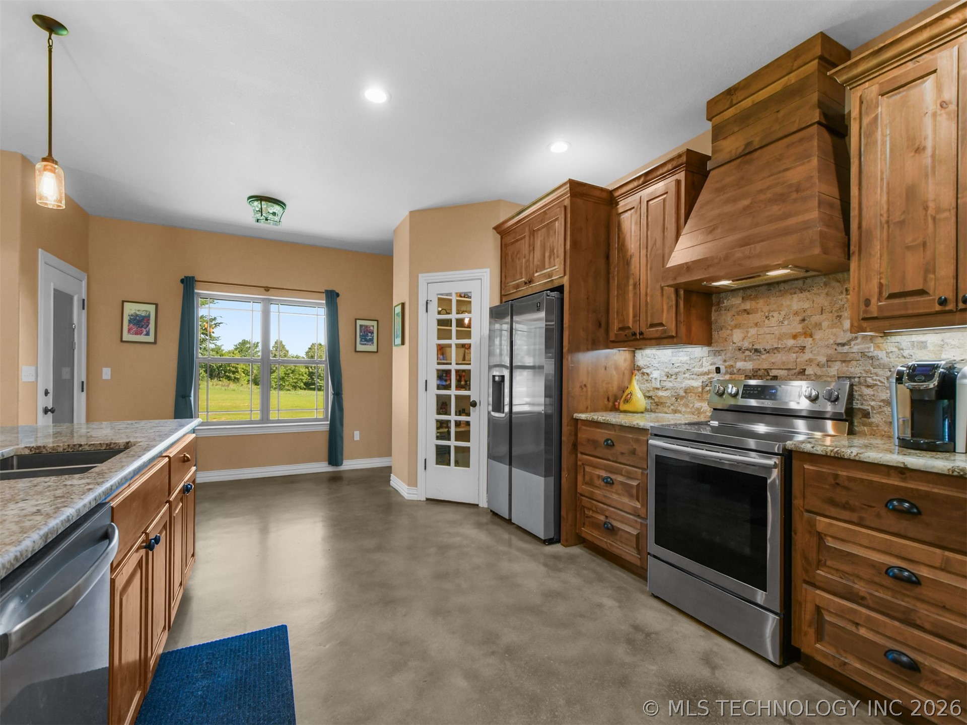 105 Rock House Road Property Photo 9