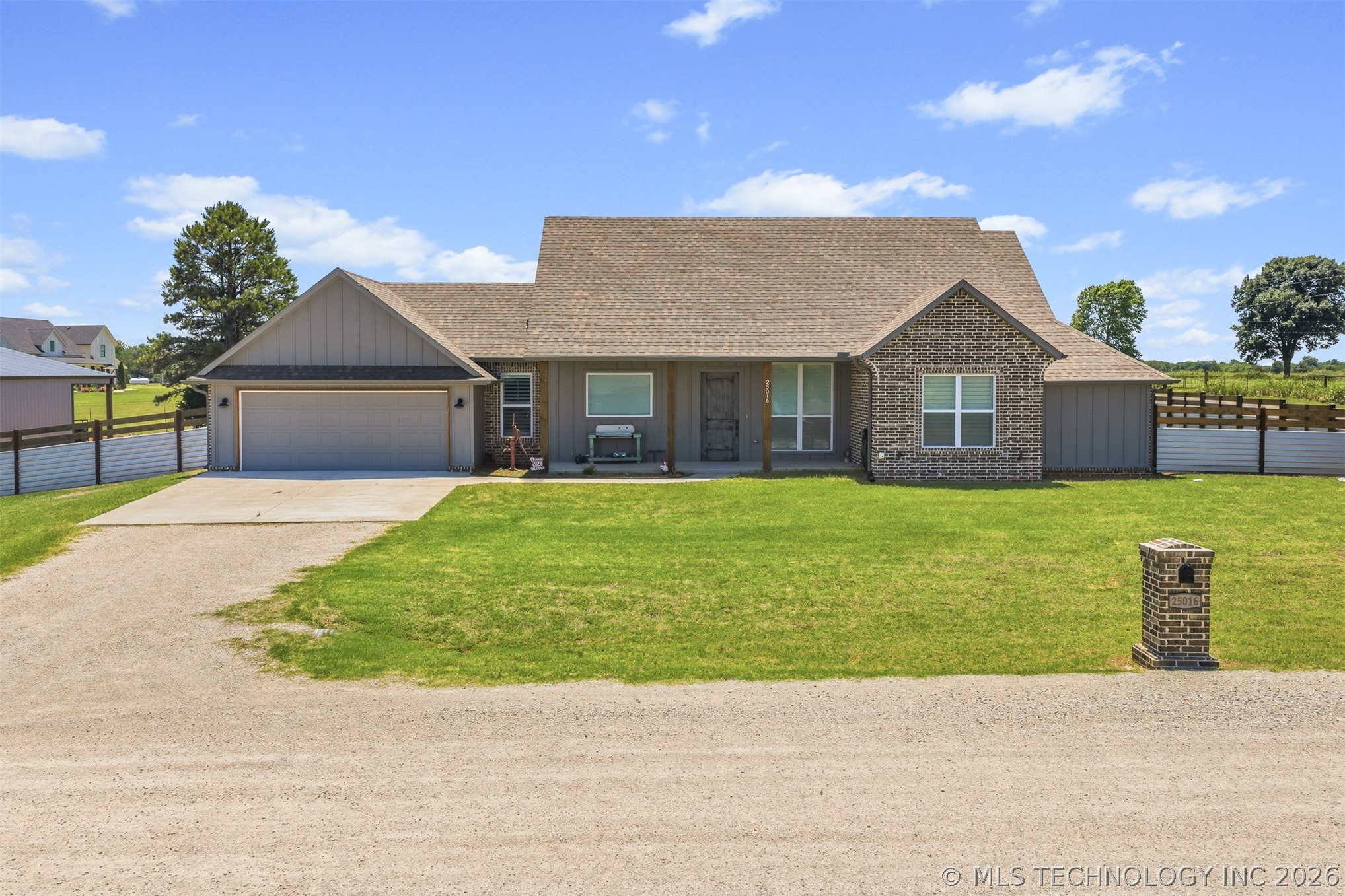 25016 Doe Creek Trail Property Photo 1