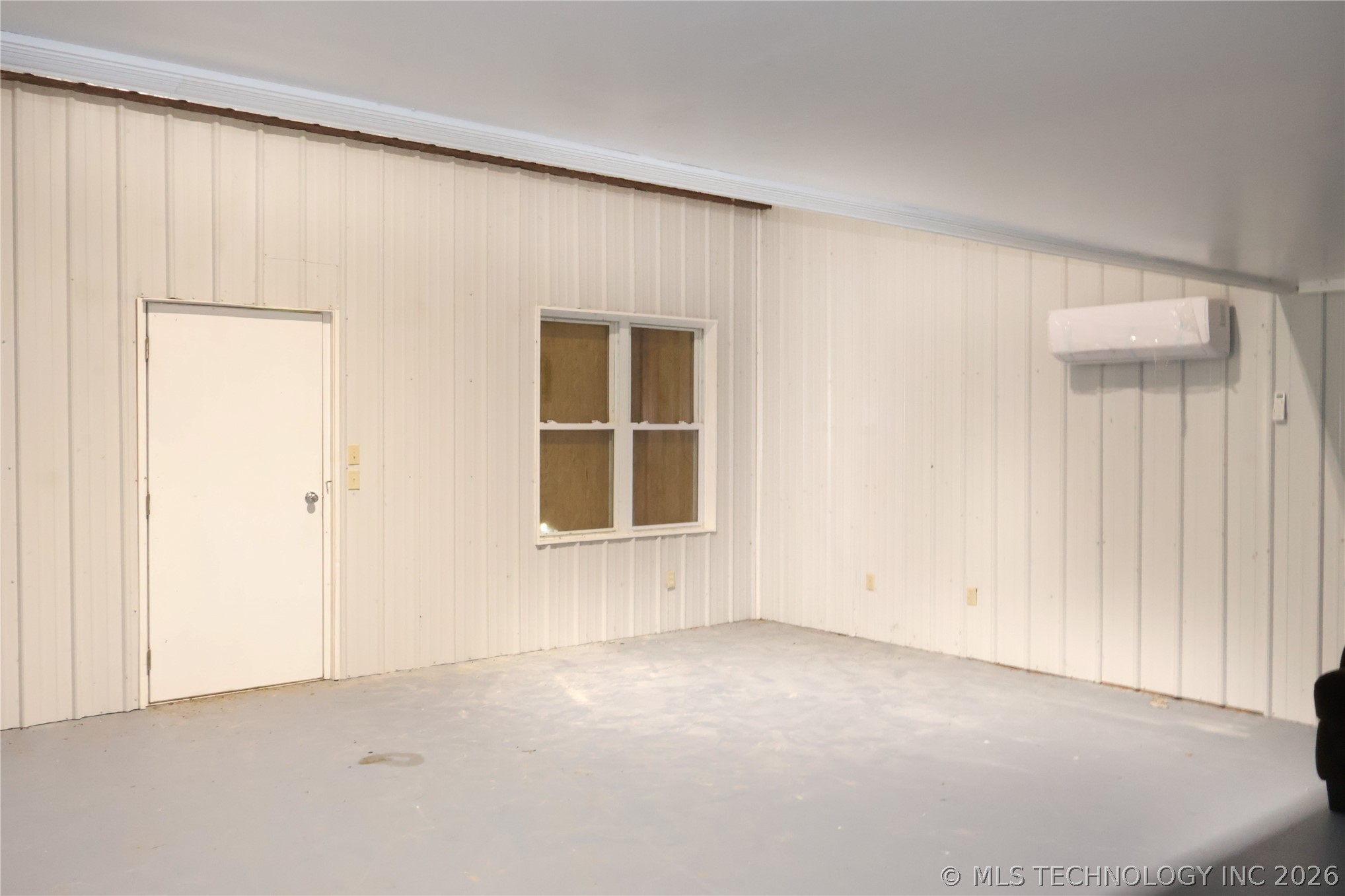 5577 W 630 Road Property Photo 8