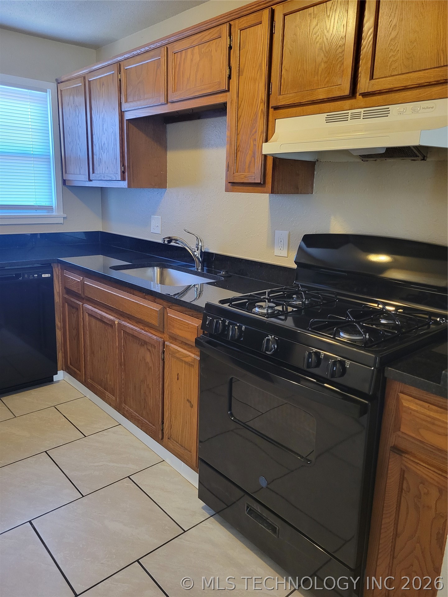 1327 E 38th Street A Property Photo 12
