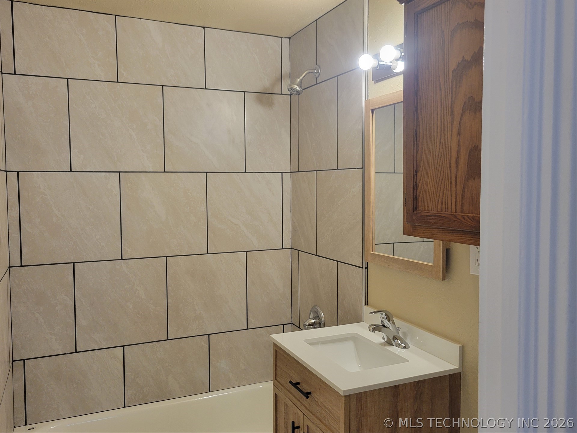 1327 E 38th Street A Property Photo 14