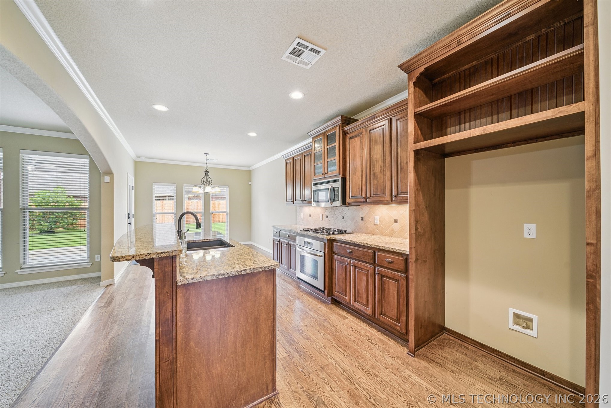 18610 E 42nd Place Property Photo 11