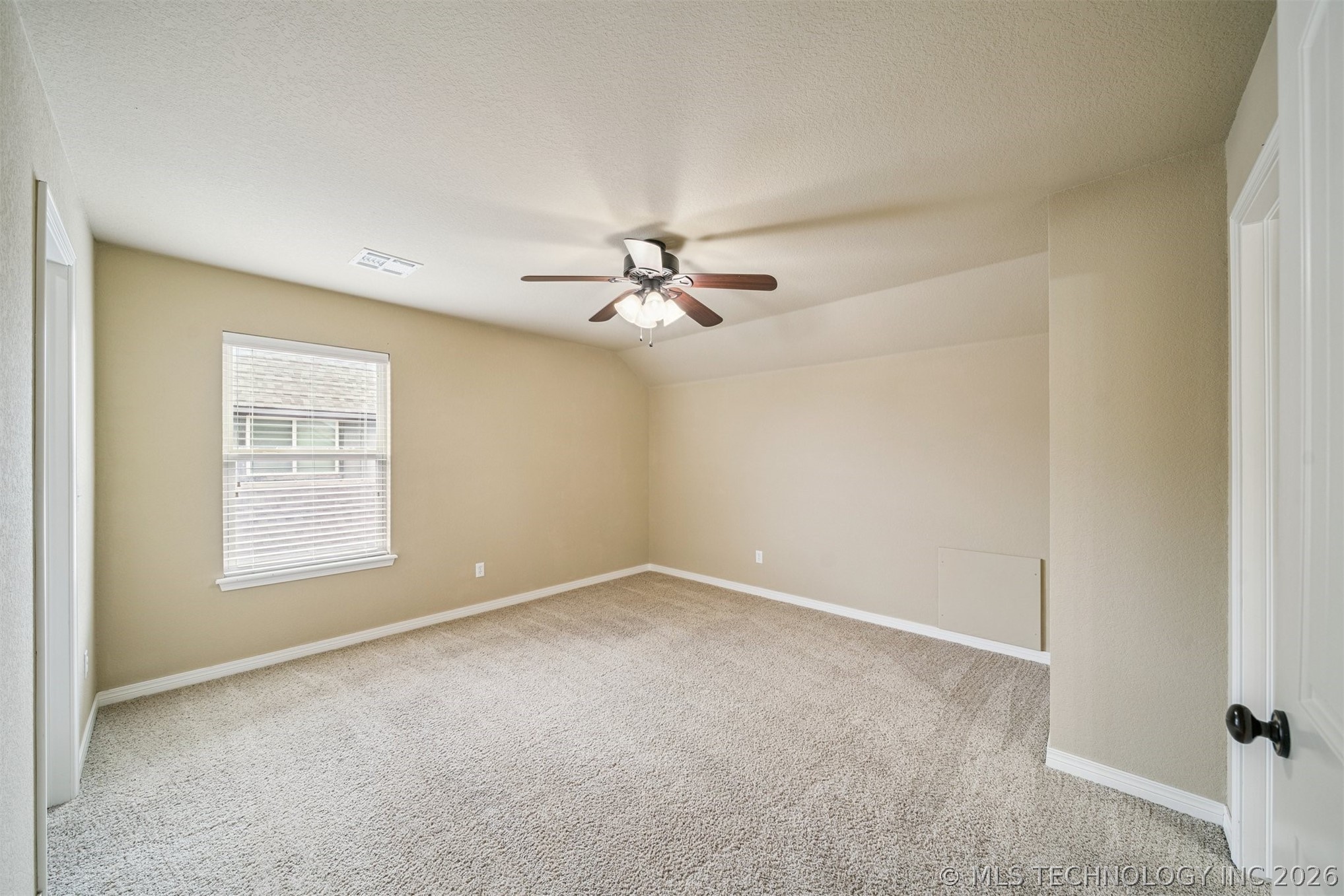 18610 E 42nd Place Property Photo 38