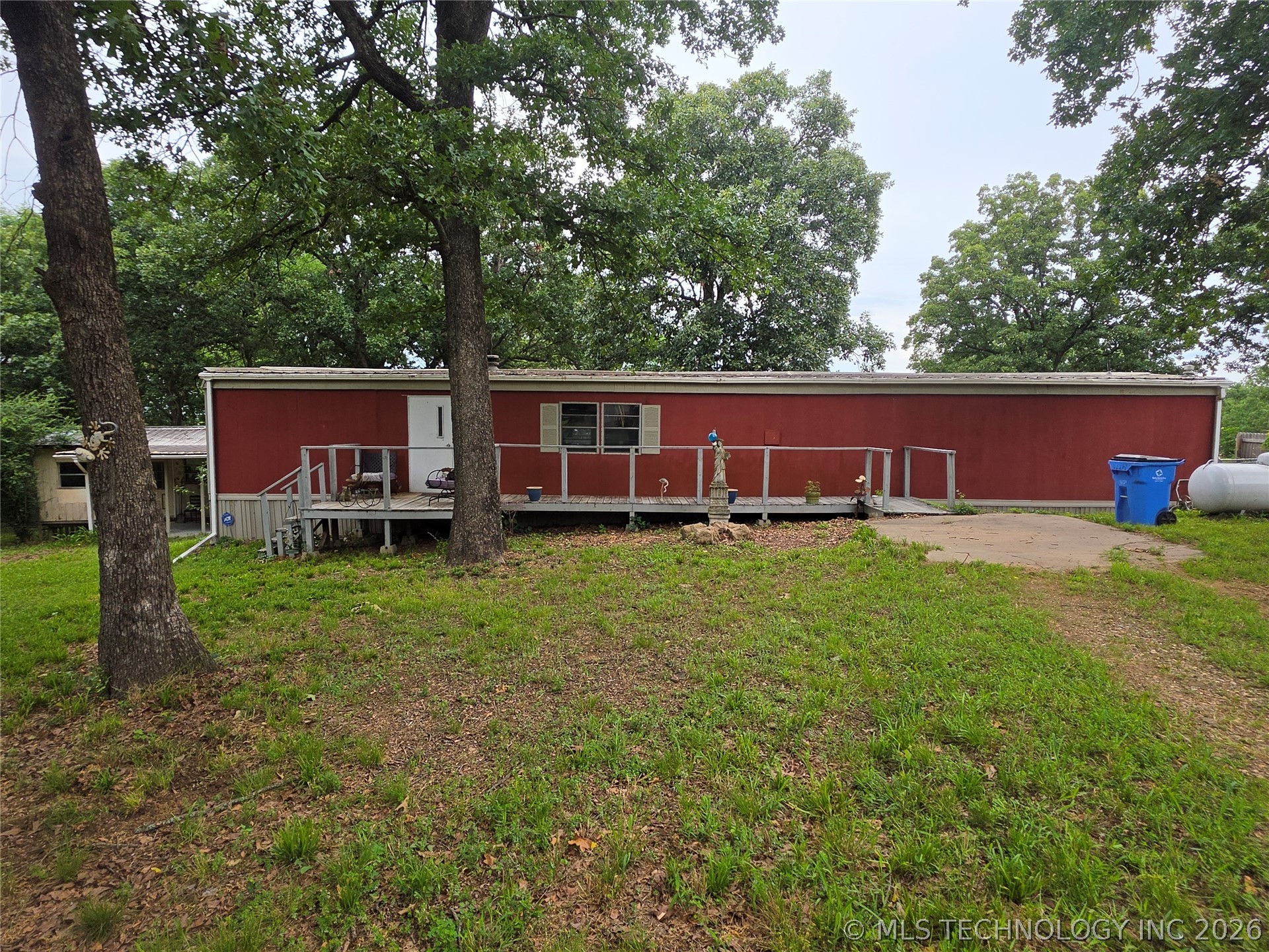 416335 Lagoon Drive Property Photo 1