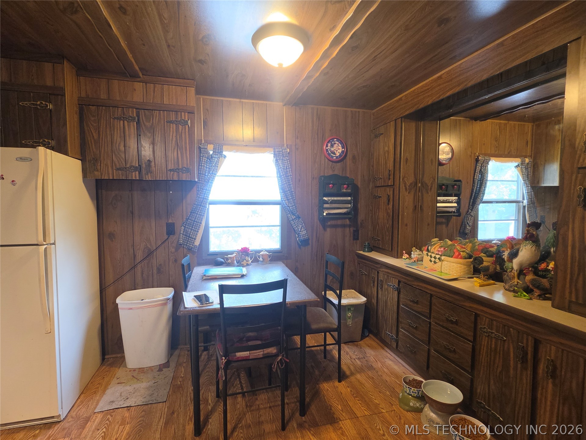 416335 Lagoon Drive Property Photo 5