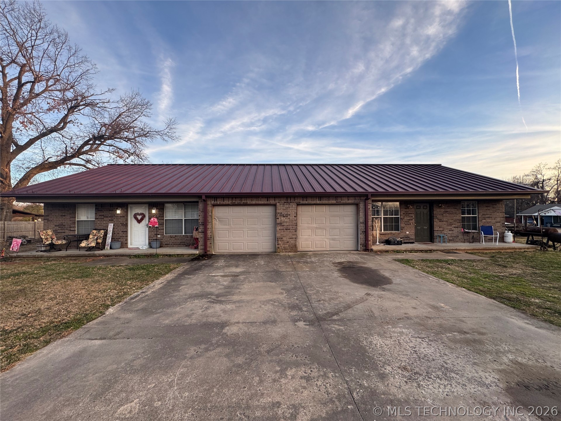 105 E Cedar Avenue Property Photo 1