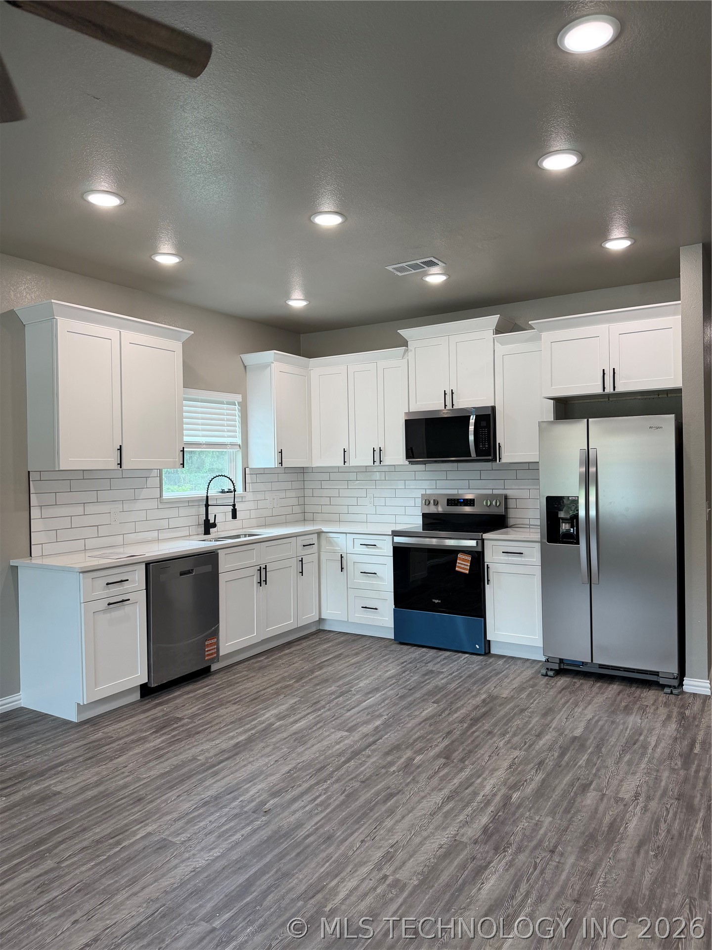 105 Russell Property Photo 5
